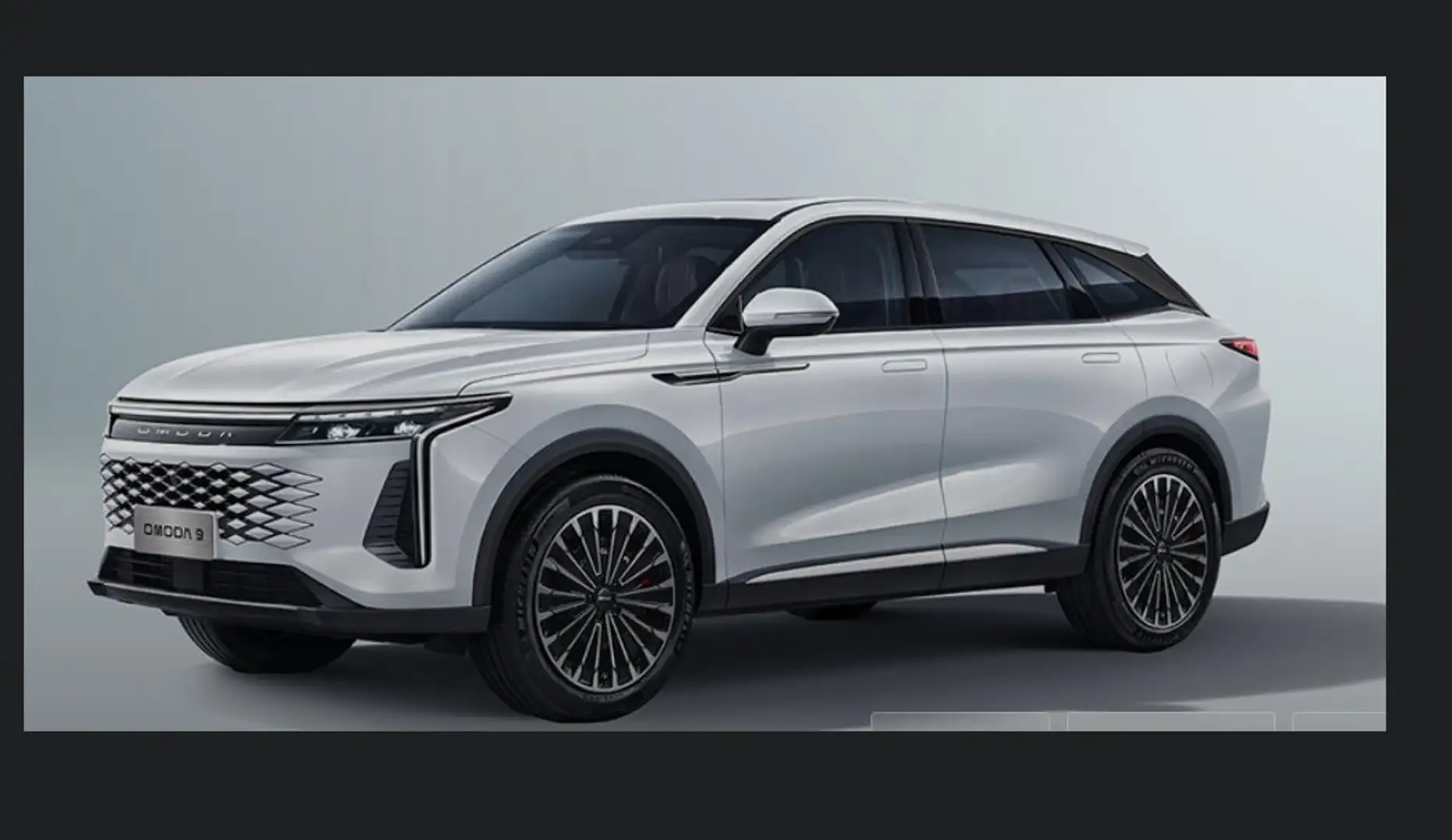 Omoda 9 Omoda 9 1.5 TGDI 537 CV Super Hybrid System i-AWD Bianco - 1