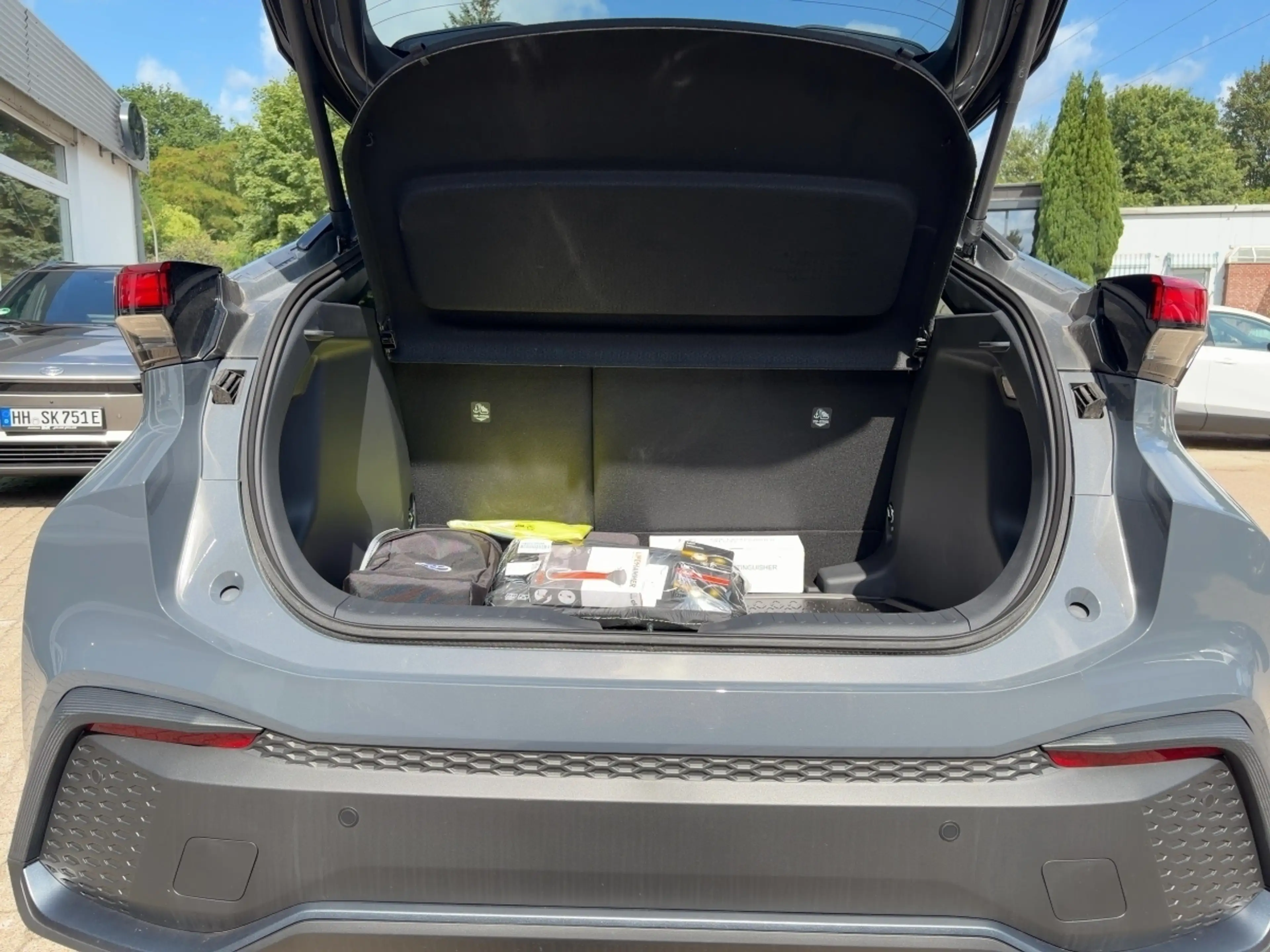 Toyota C-HR 1,8-l-Hybrid Teamplayer+SHZ+PDC+R-KAM — photo 12