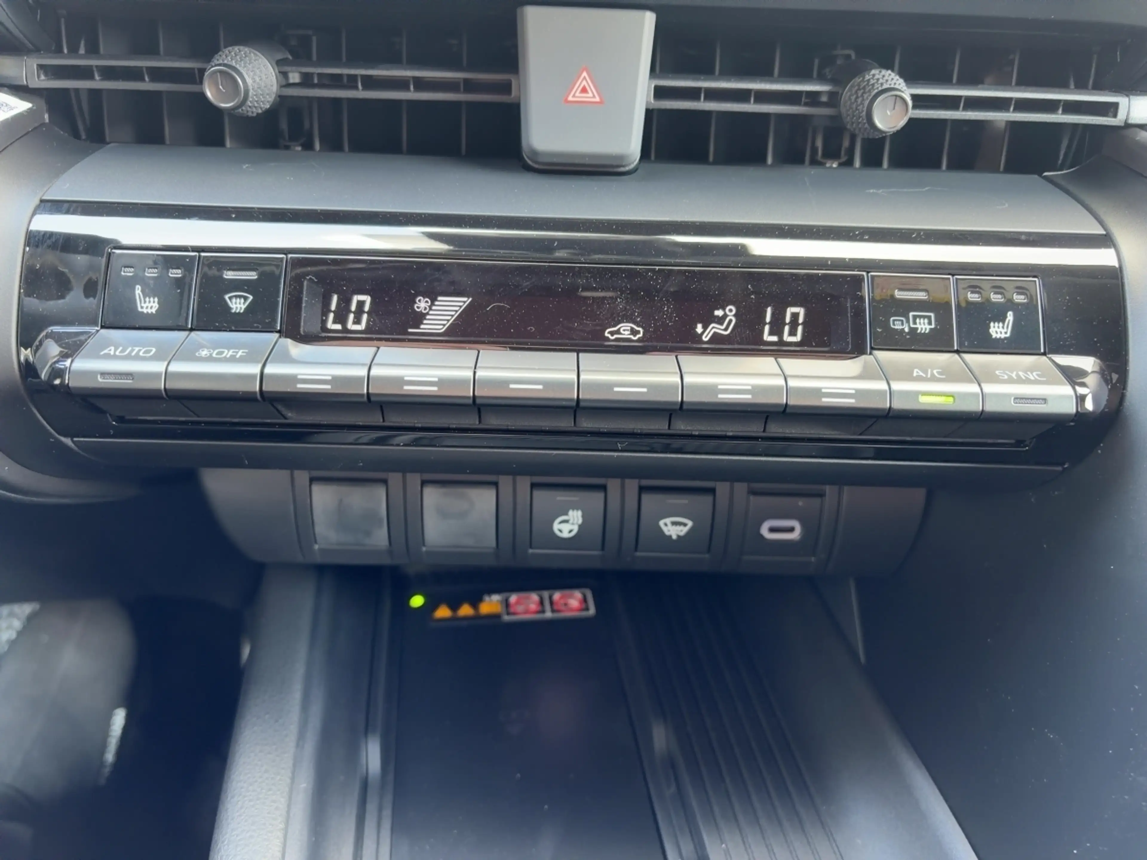 Toyota C-HR 1,8-l-Hybrid Teamplayer+SHZ+PDC+R-KAM — photo 14
