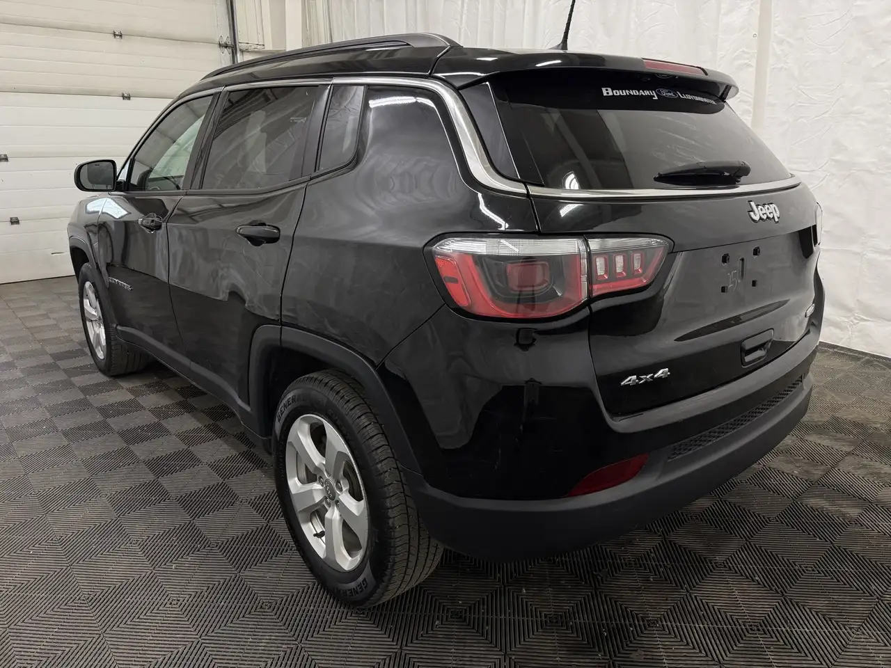 Jeep Compass снимка Jeep Compass
