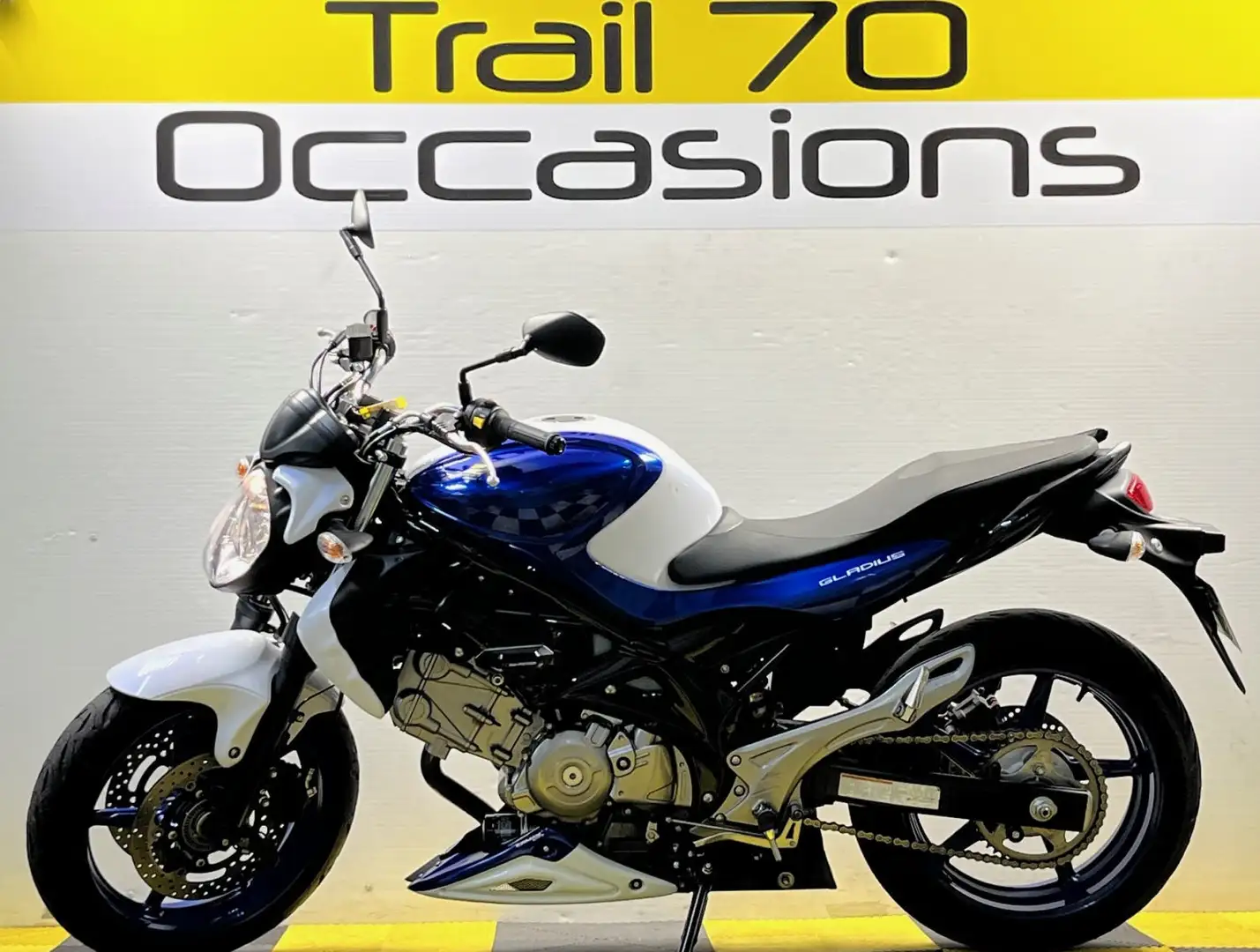 Suzuki Gladius 650 Weiß - 2