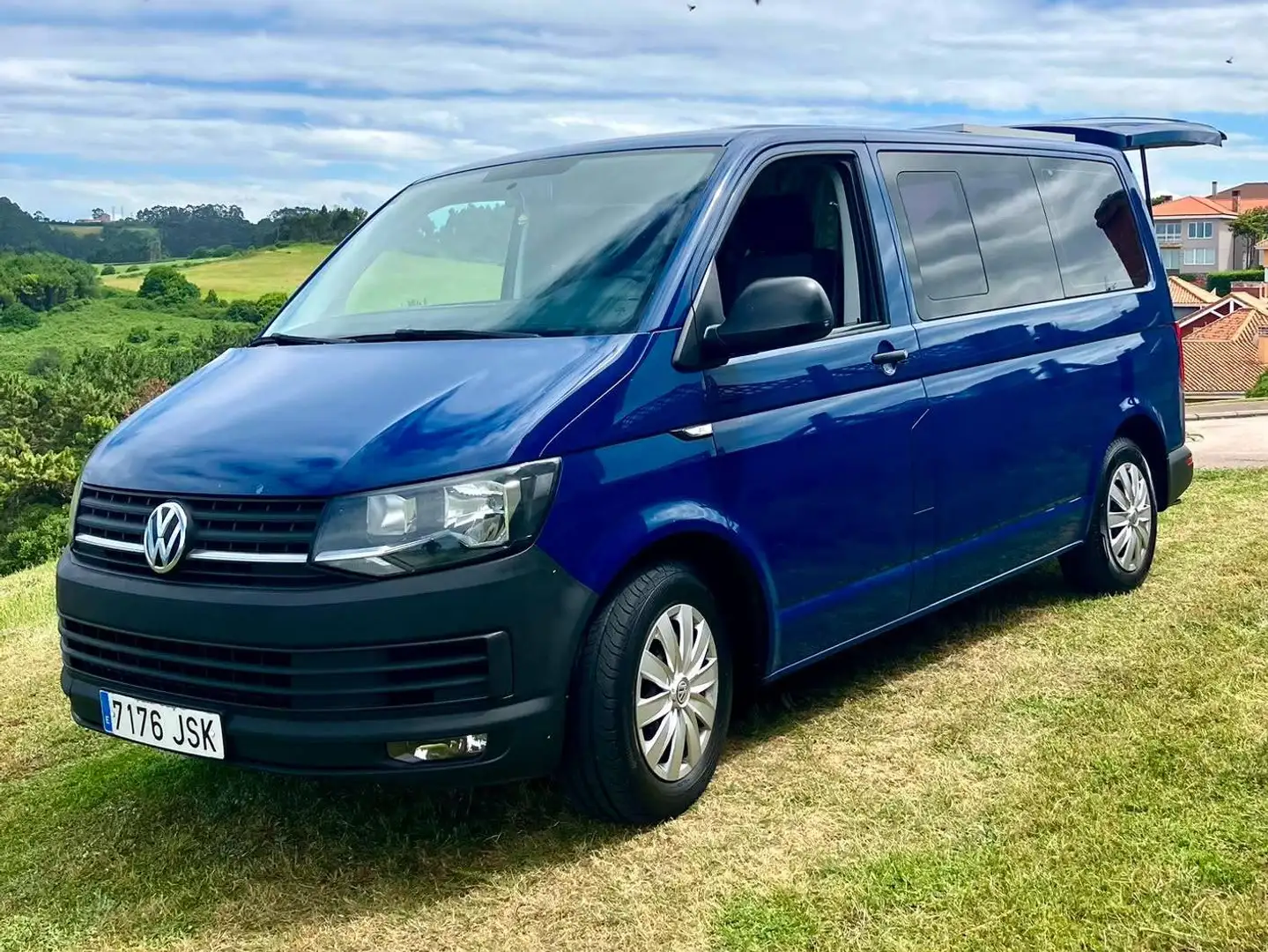 Volkswagen T6 Transporter Kombi 2.0 Azul - 1