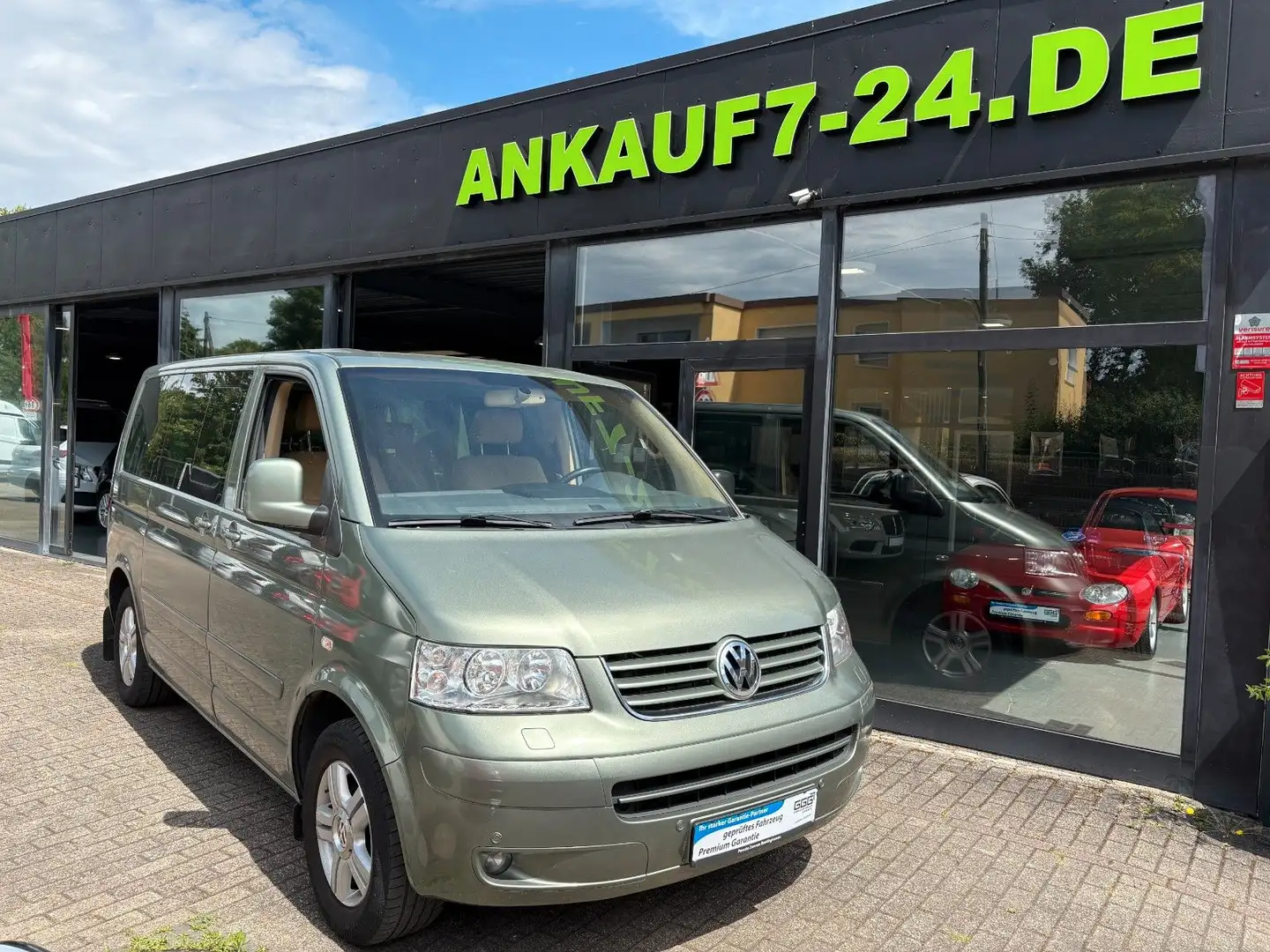 Volkswagen T5 Transporter Bus Multivan Highline Grün - 1