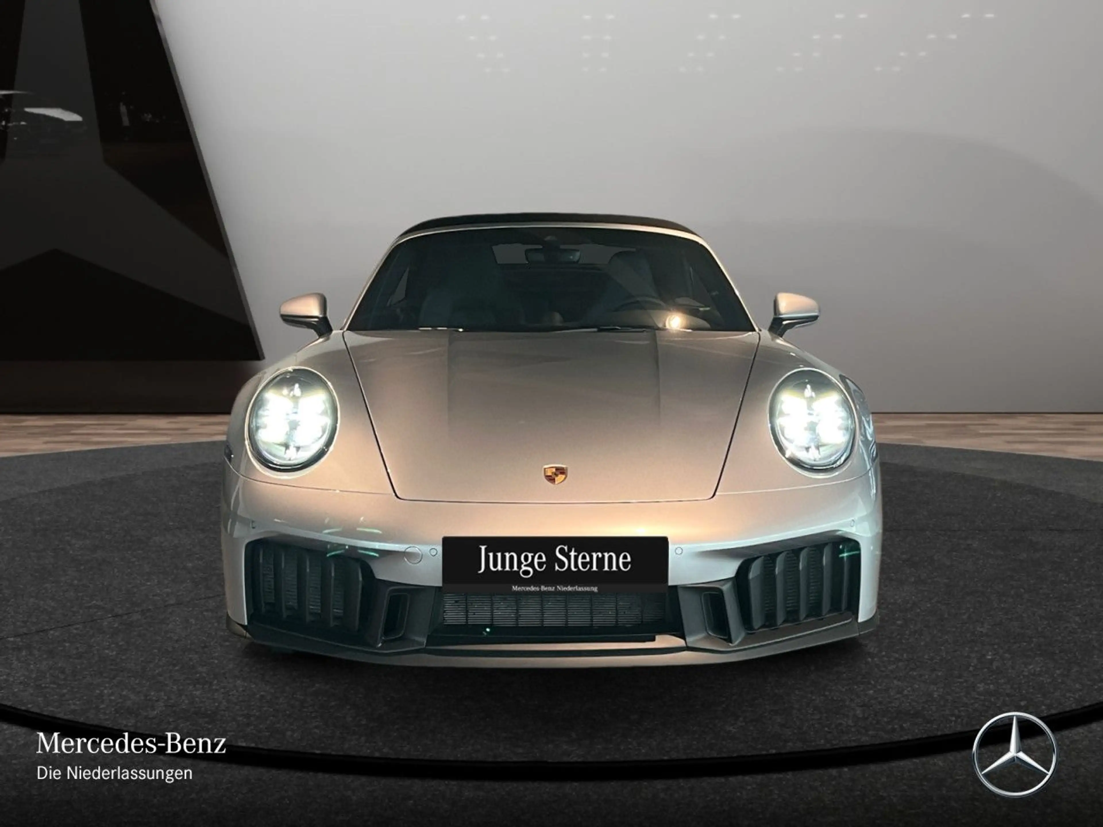 Porsche 911 Carrera GTS Cabriolet — photo 3