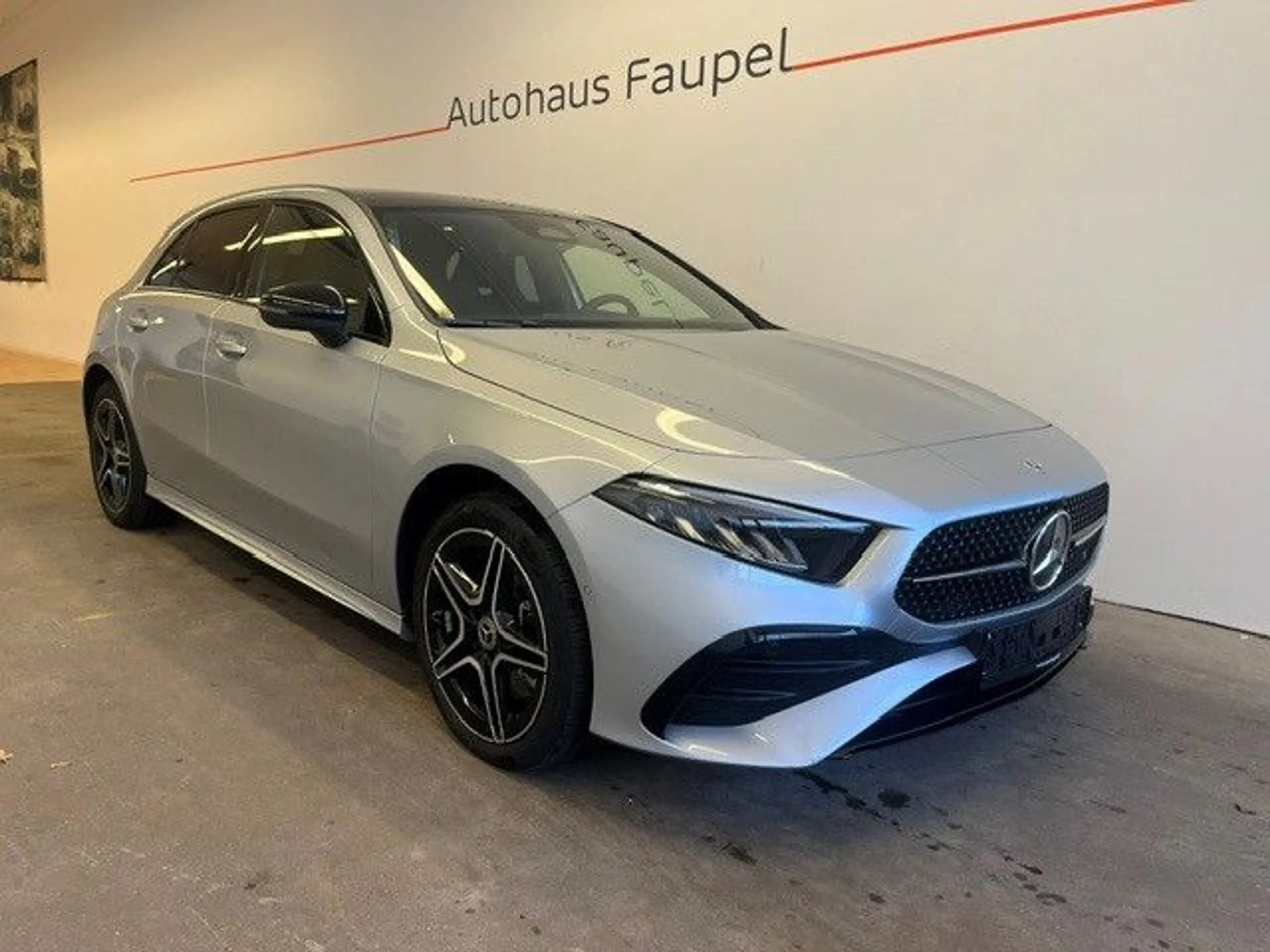 Mercedes-Benz A 250 e AMG-Line Panorama Distronic Keyless Go