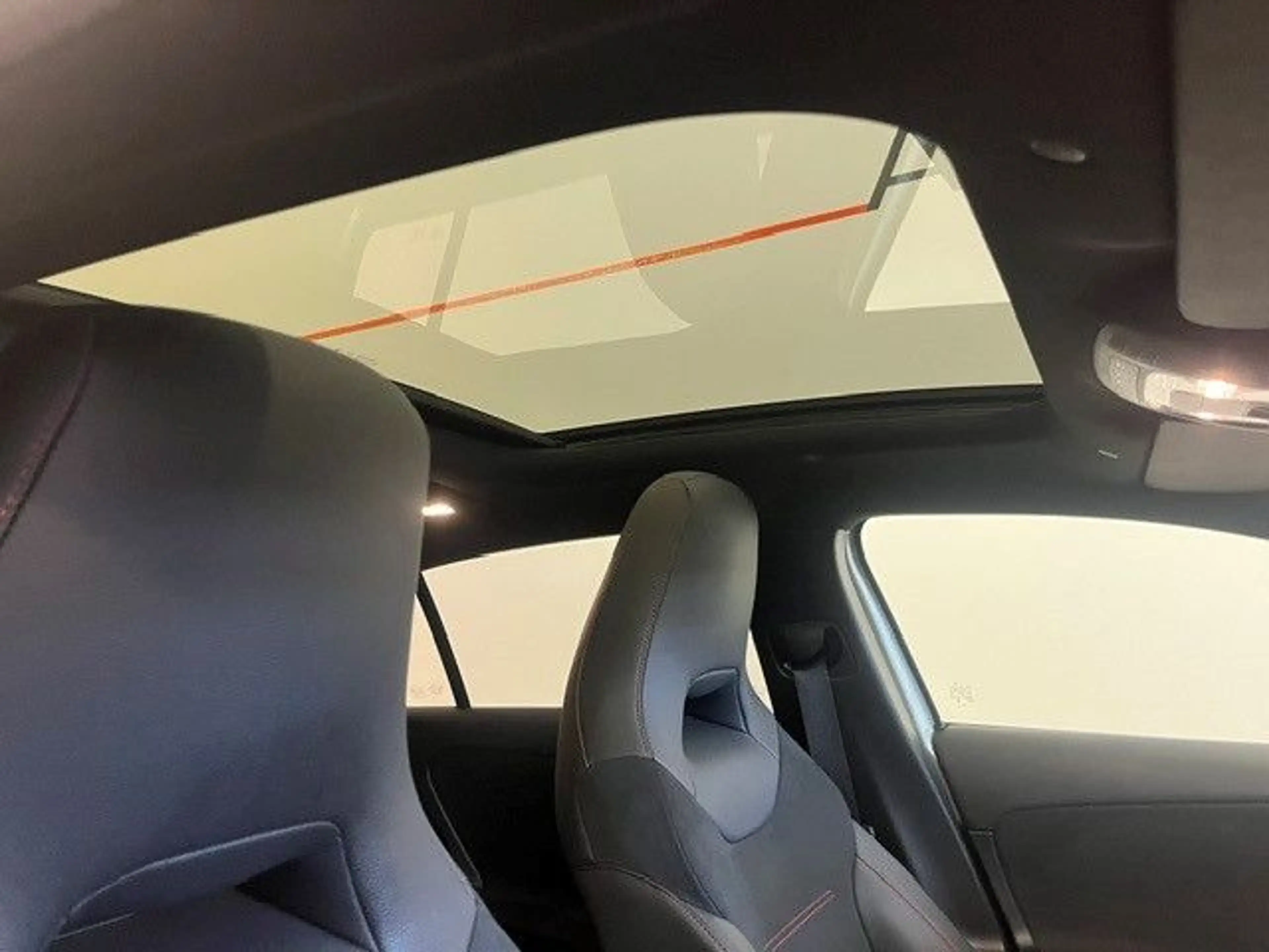 Mercedes-Benz A 250 e AMG-Line Panorama Distronic Keyless Go — photo 7