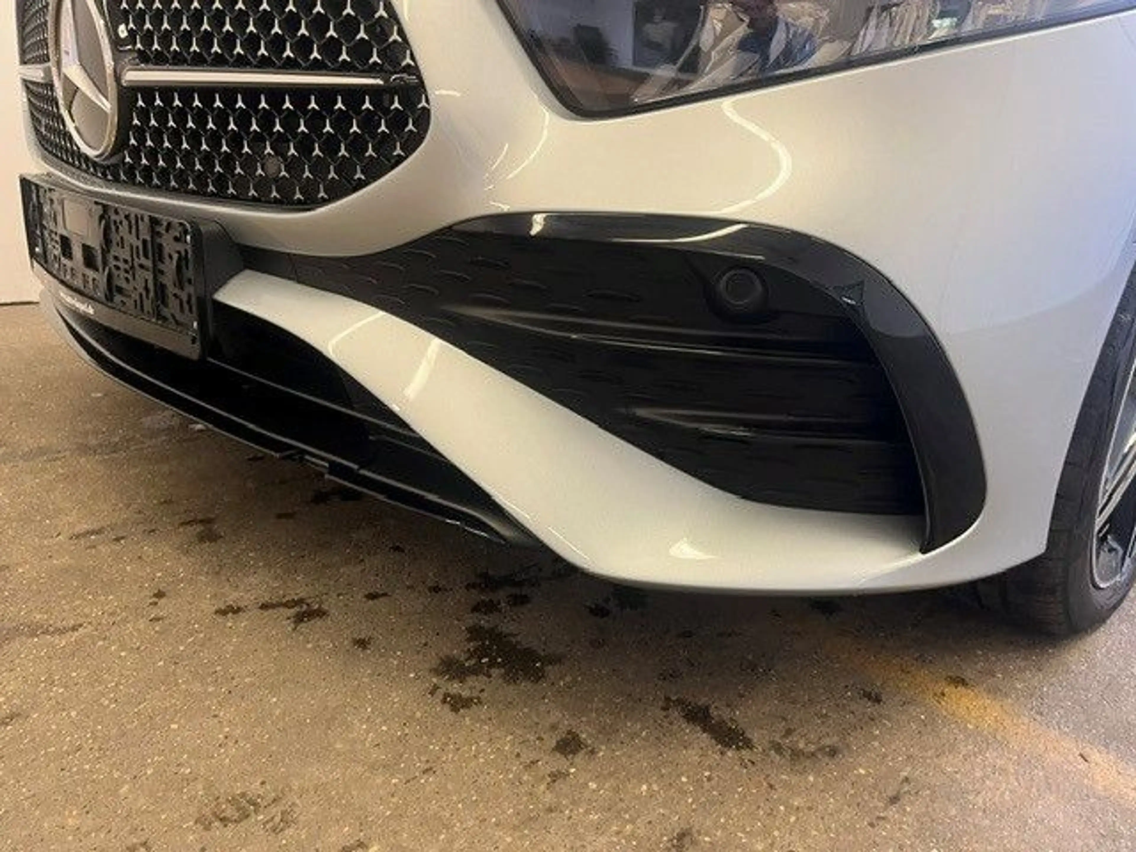 Mercedes-Benz A 250 e AMG-Line Panorama Distronic Keyless Go — photo 9