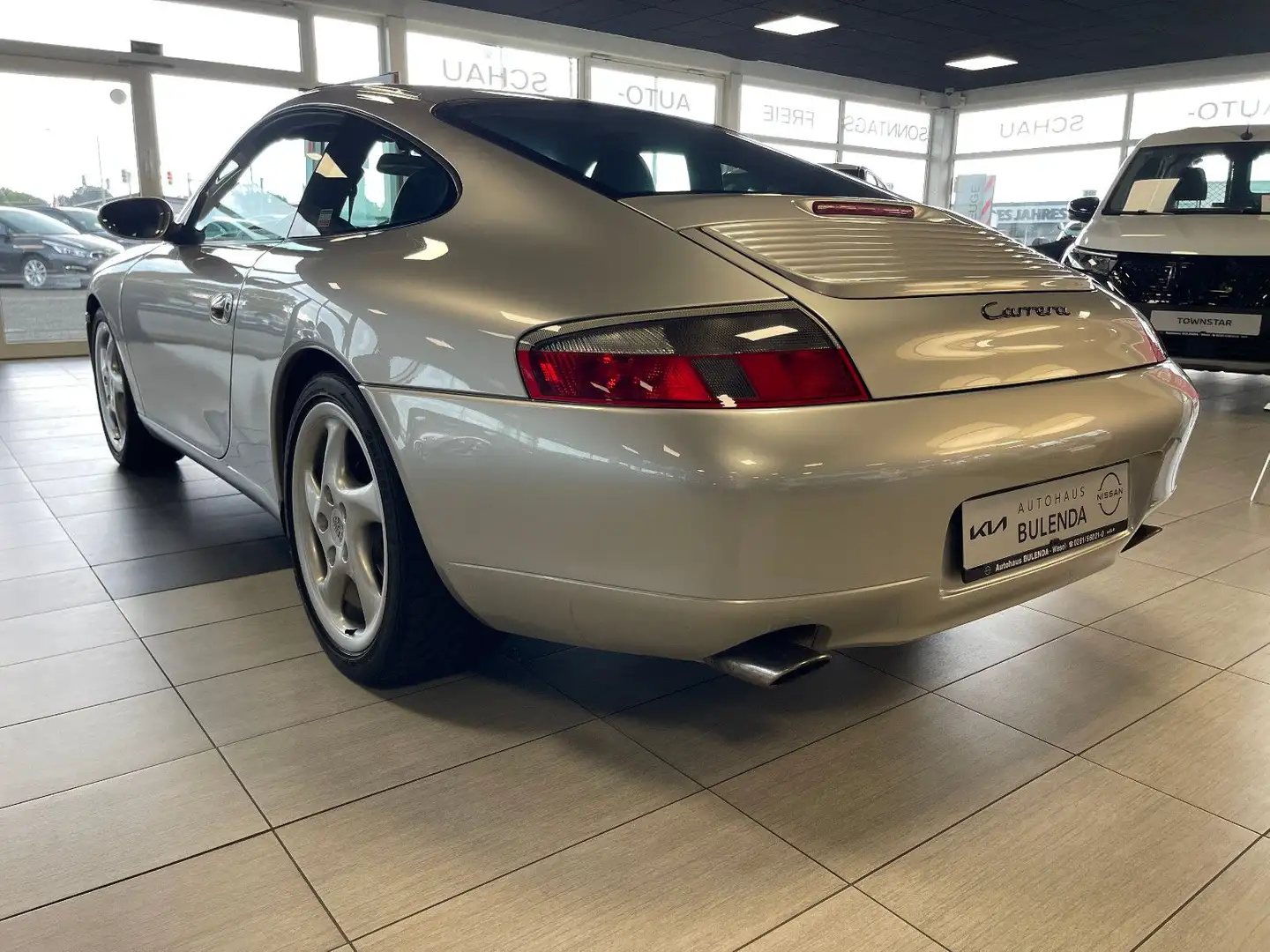 Porsche 996 Carrera Coupé Silber - 2