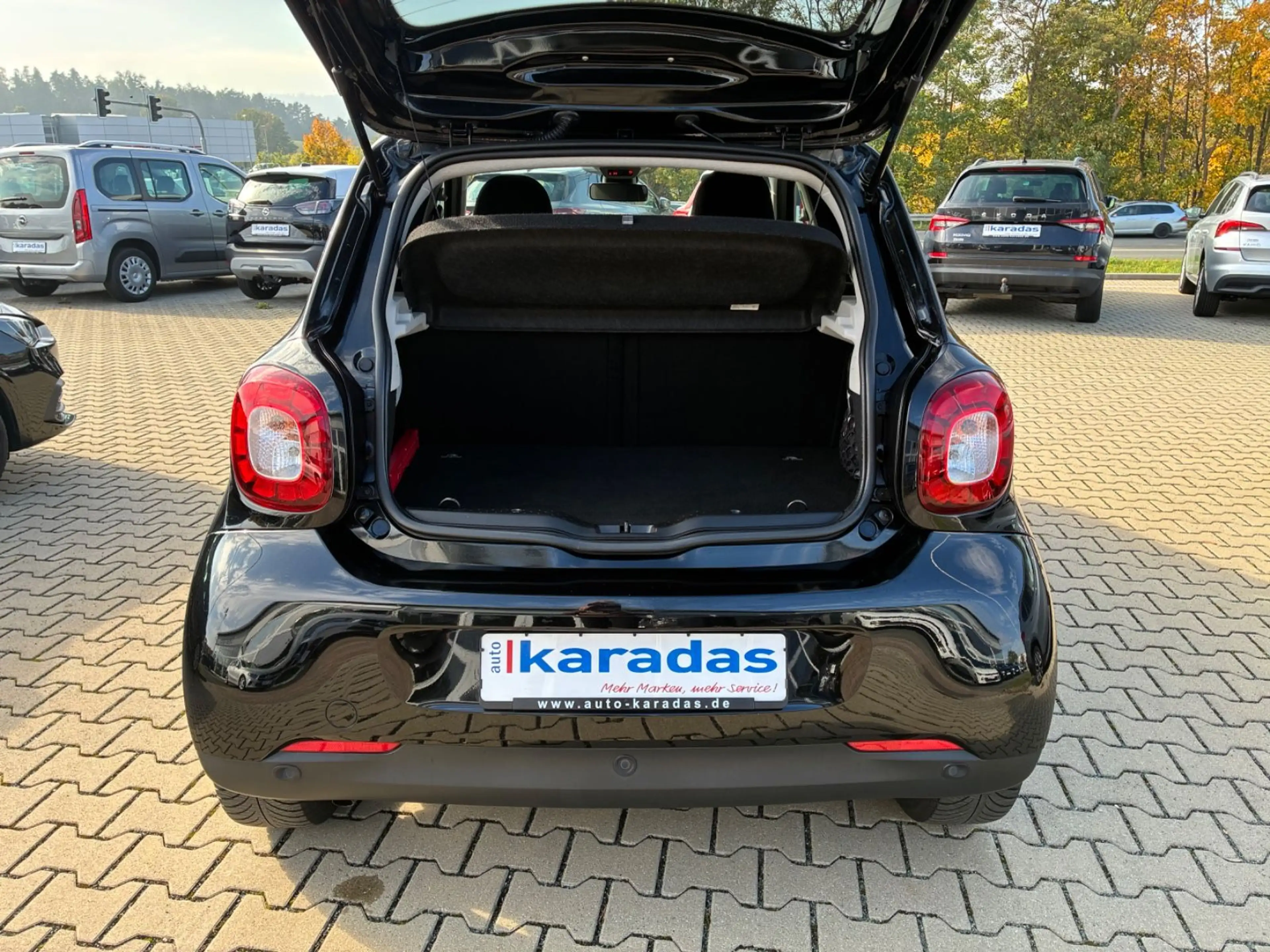 smart forFour -52.361KM/Glasdach/Navi/SHZ — photo 7