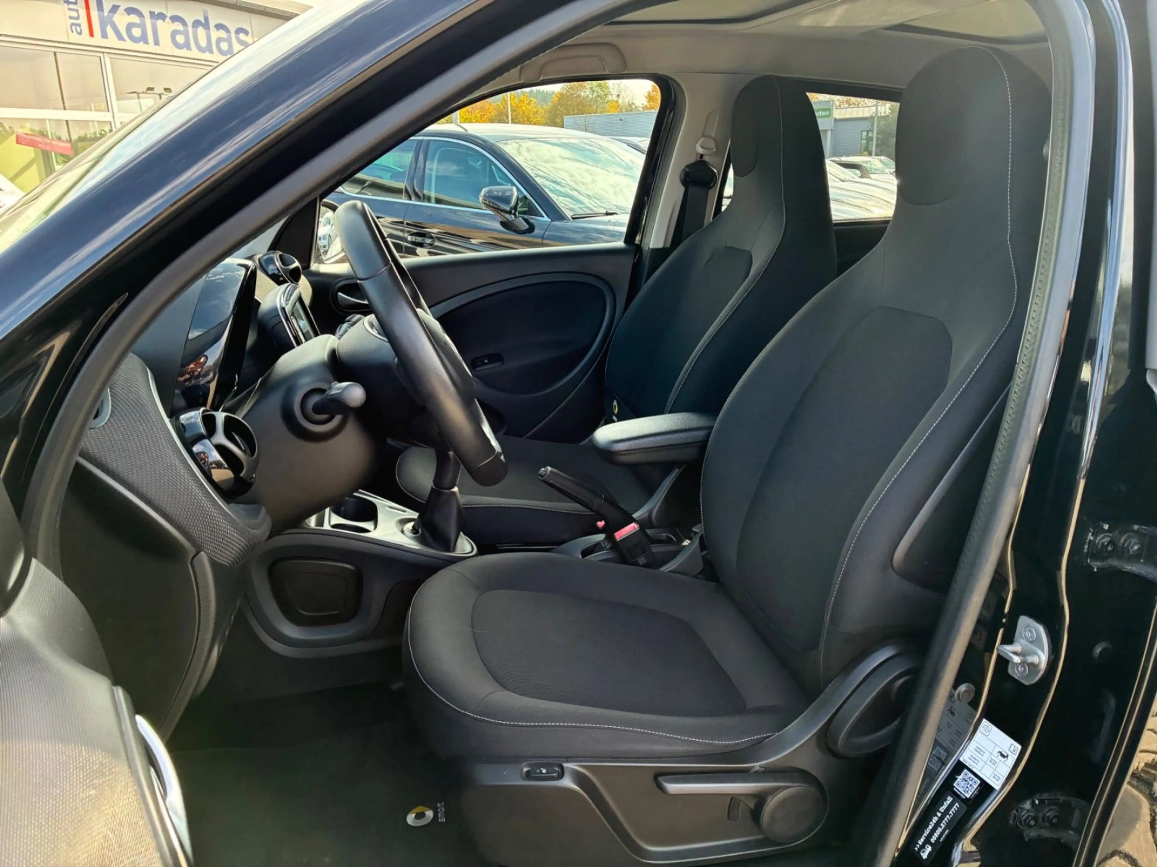 smart forFour -52.361KM/Glasdach/Navi/SHZ — photo 10