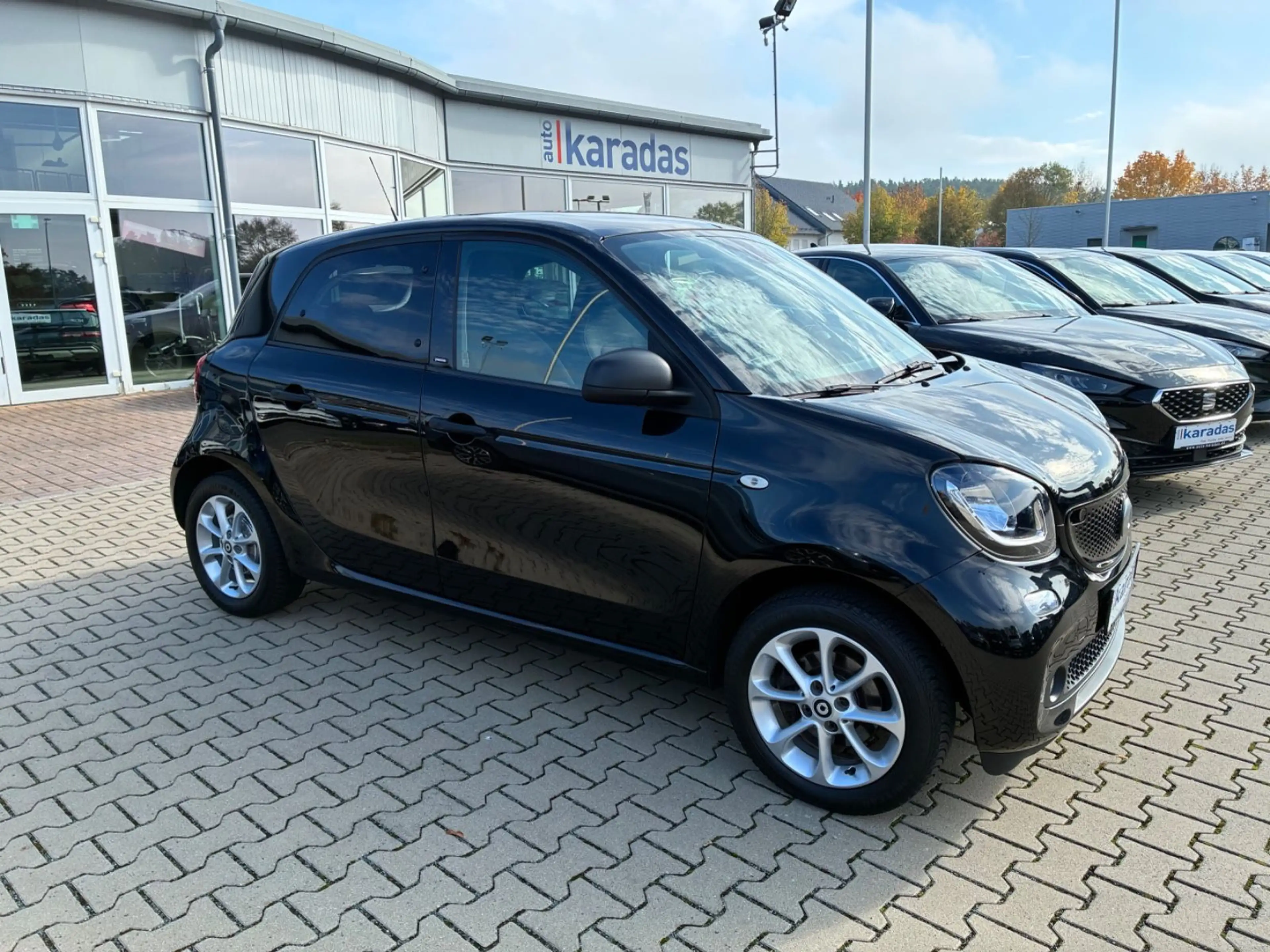 smart forFour -52.361KM/Glasdach/Navi/SHZ — photo 5