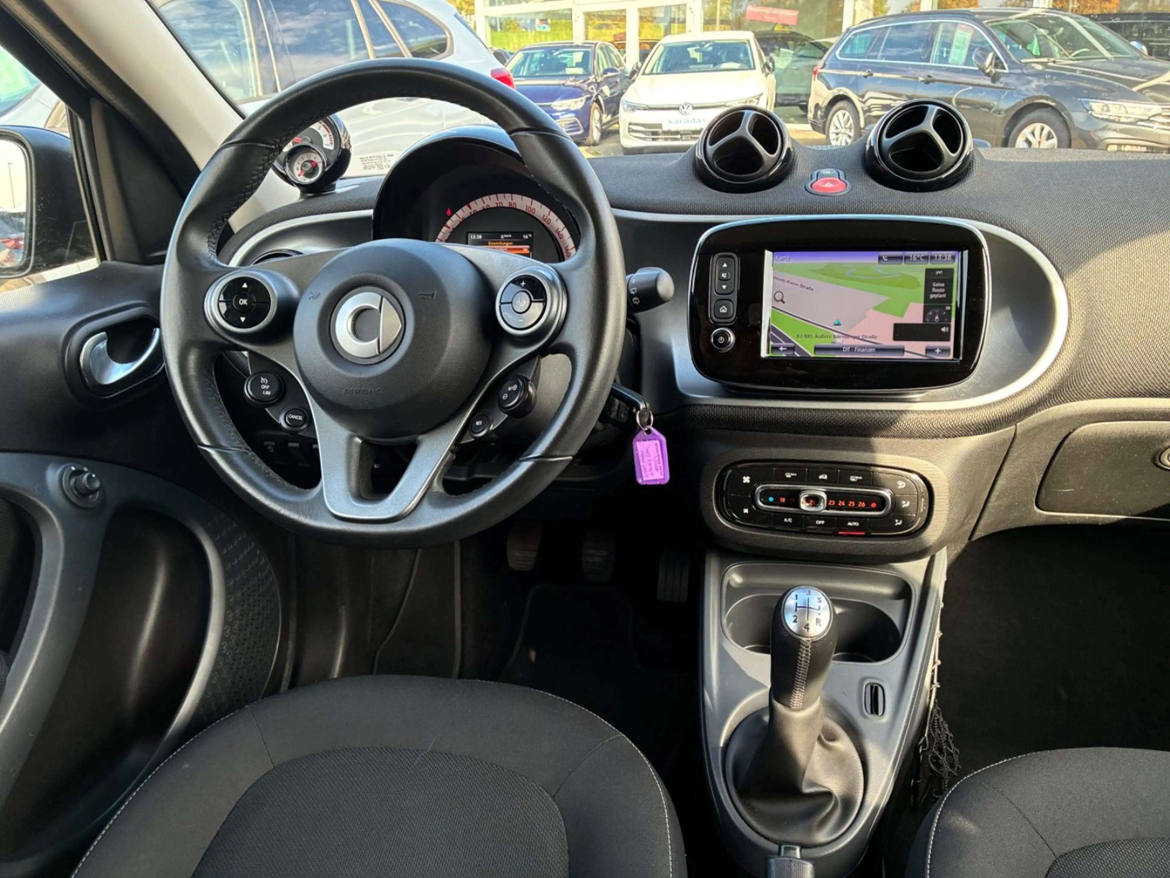 smart forFour -52.361KM/Glasdach/Navi/SHZ — photo 15