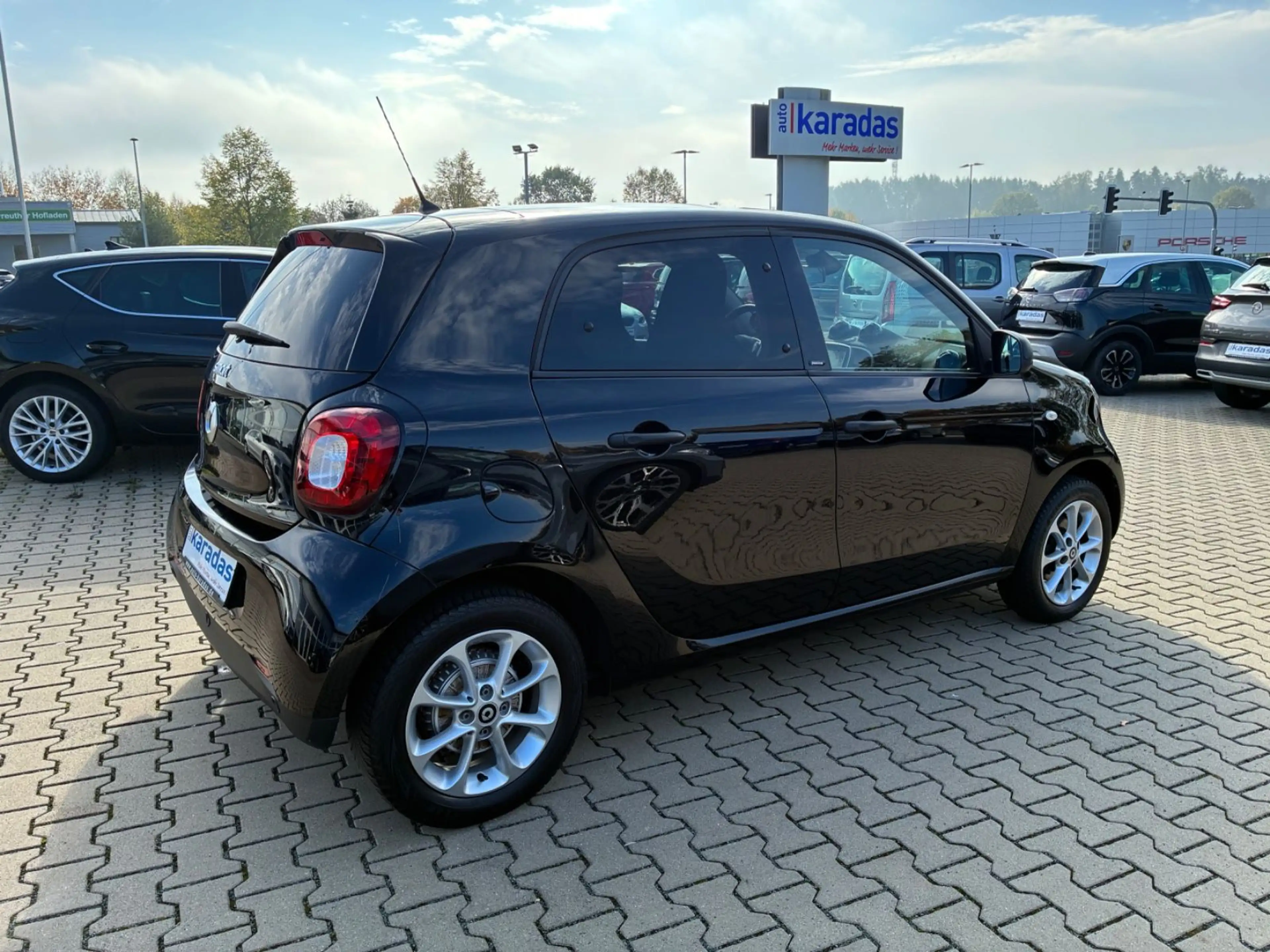 smart forFour -52.361KM/Glasdach/Navi/SHZ — photo 6