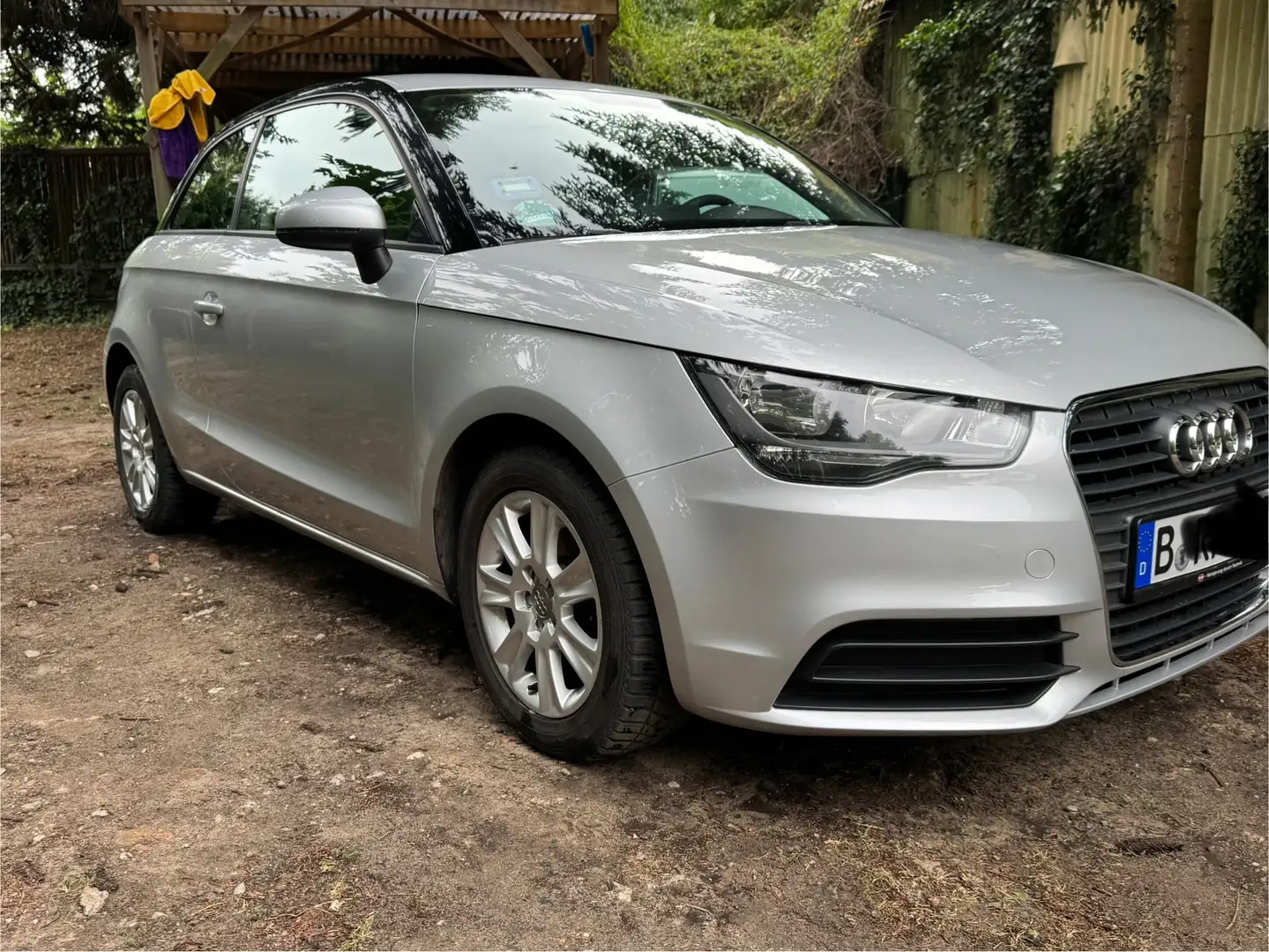 Audi A1 1.2 TFSI Top gepflegt! 109000 KM Argento - 1
