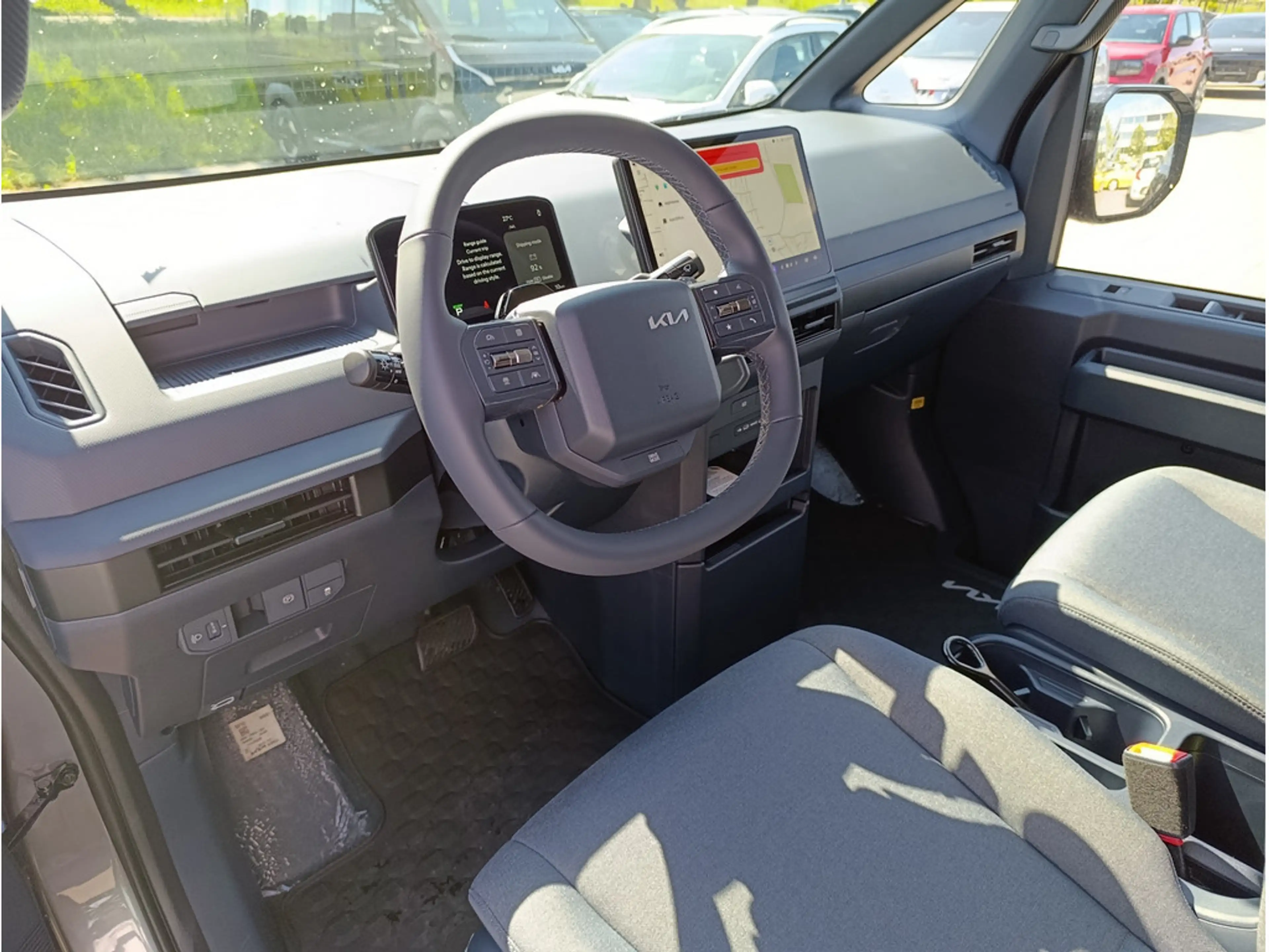 Kia PV5 Cargo Plus L2H1 71,2 kWh 4T — photo 6