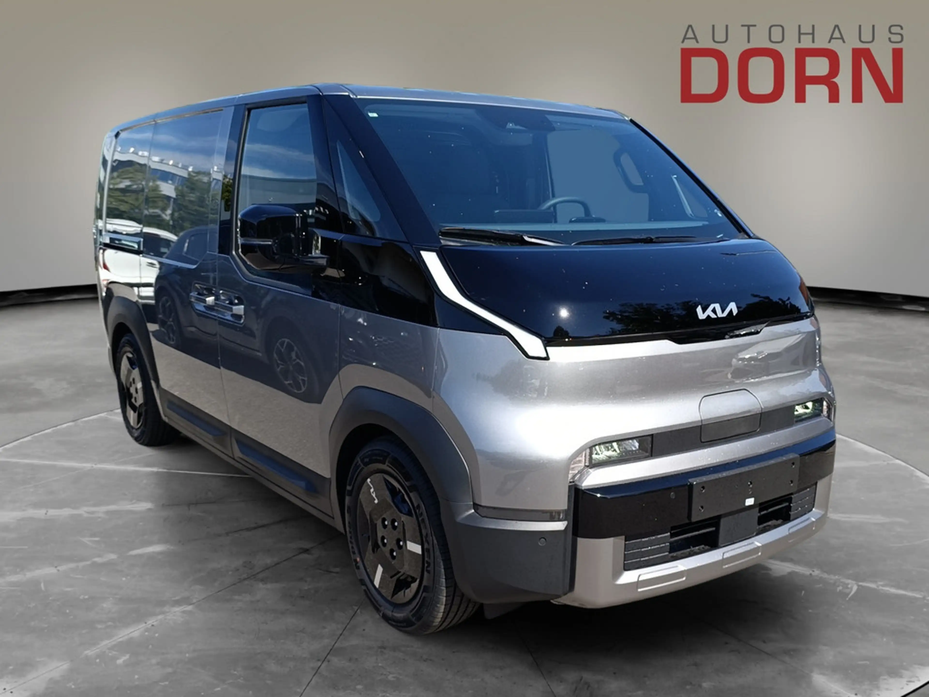 Kia PV5 Cargo Plus L2H1 71,2 kWh 4T — photo 4