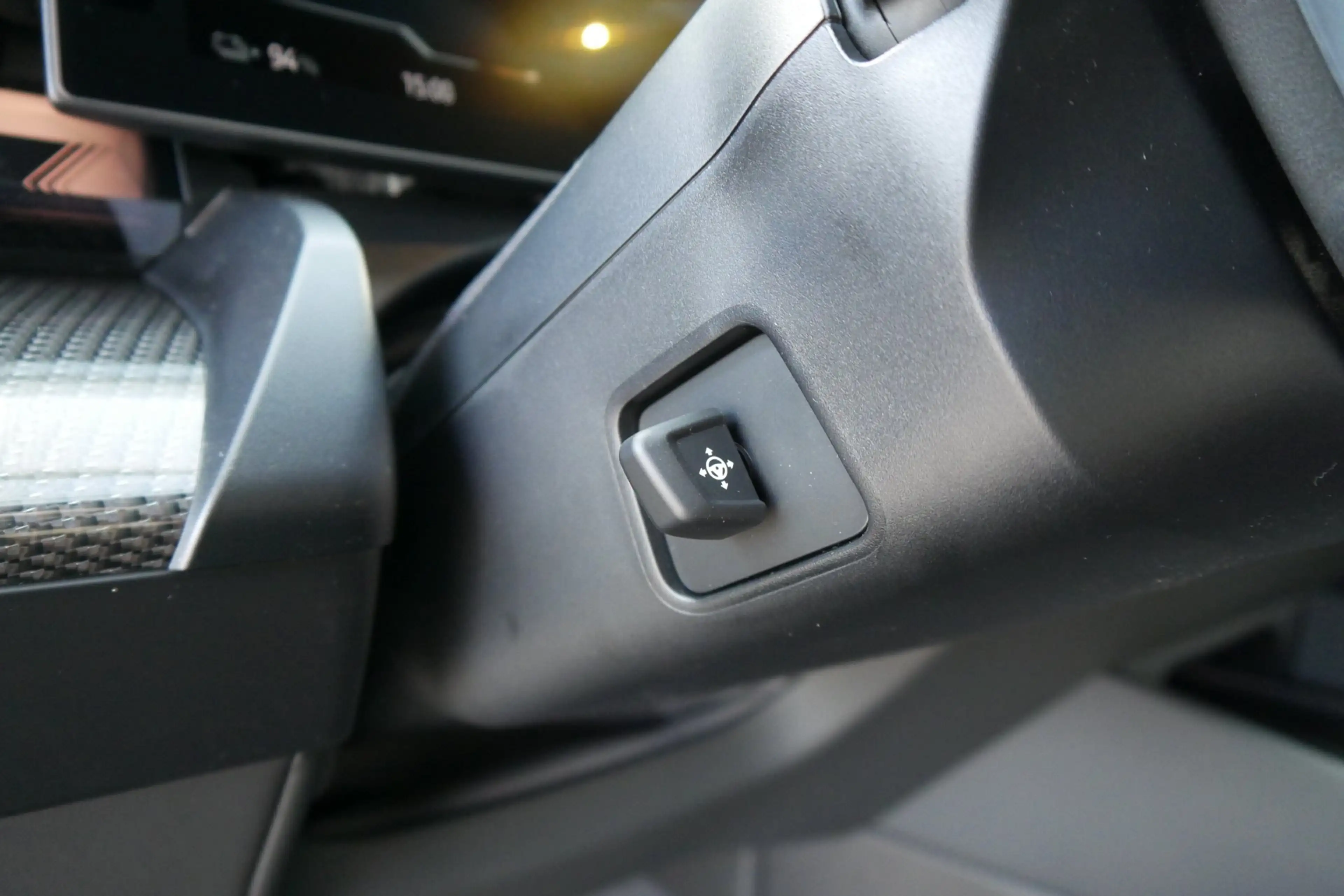 BMW i5 xDrive40 83,9kWh M-Paket Pro/AHK/Innovationspaket/Sitzlüftung/Bower&Wilkins/360°/Comfort Paket/Adapt — photo 15