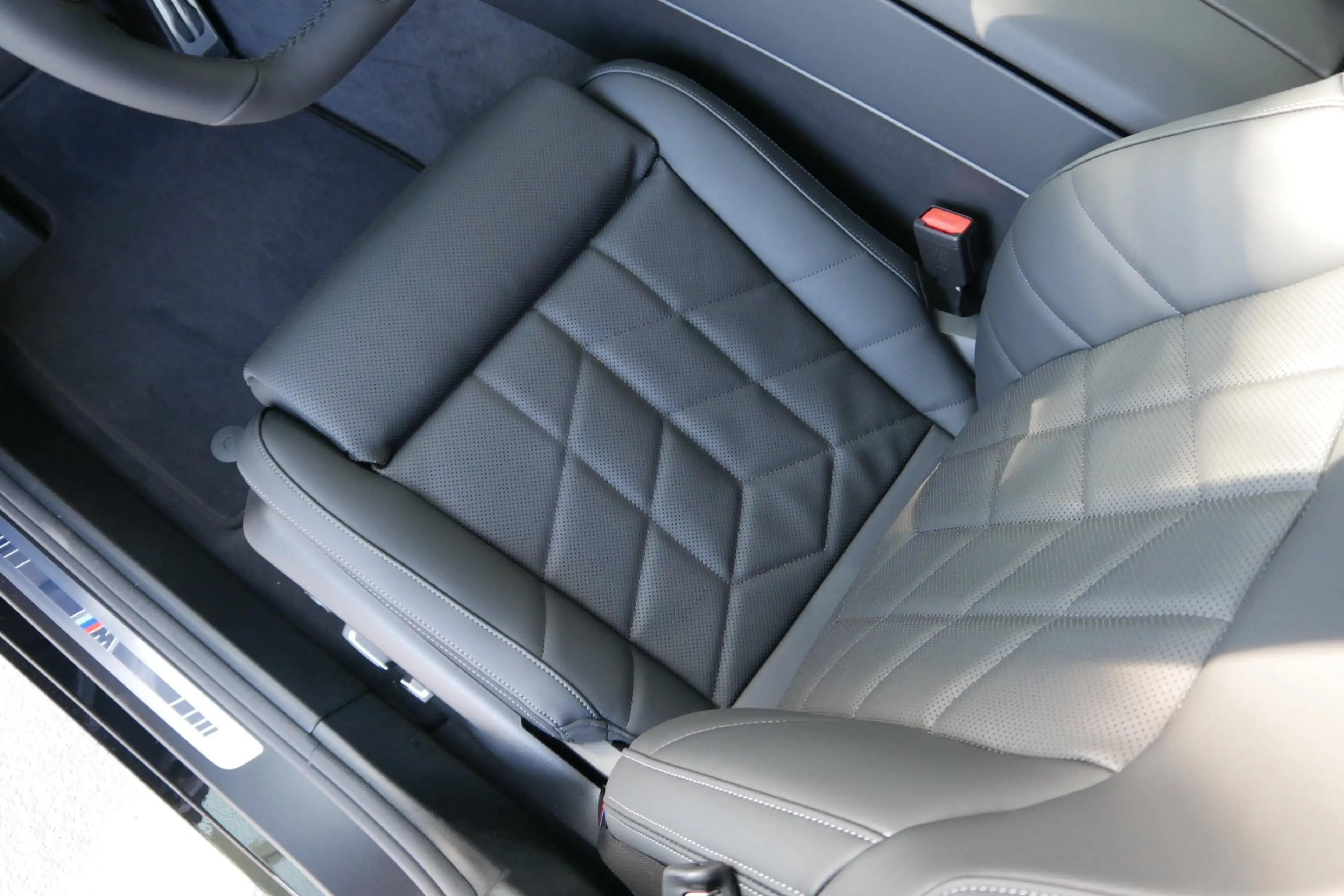 BMW i5 xDrive40 83,9kWh M-Paket Pro/AHK/Innovationspaket/Sitzlüftung/Bower&Wilkins/360°/Comfort Paket/Adapt — photo 13