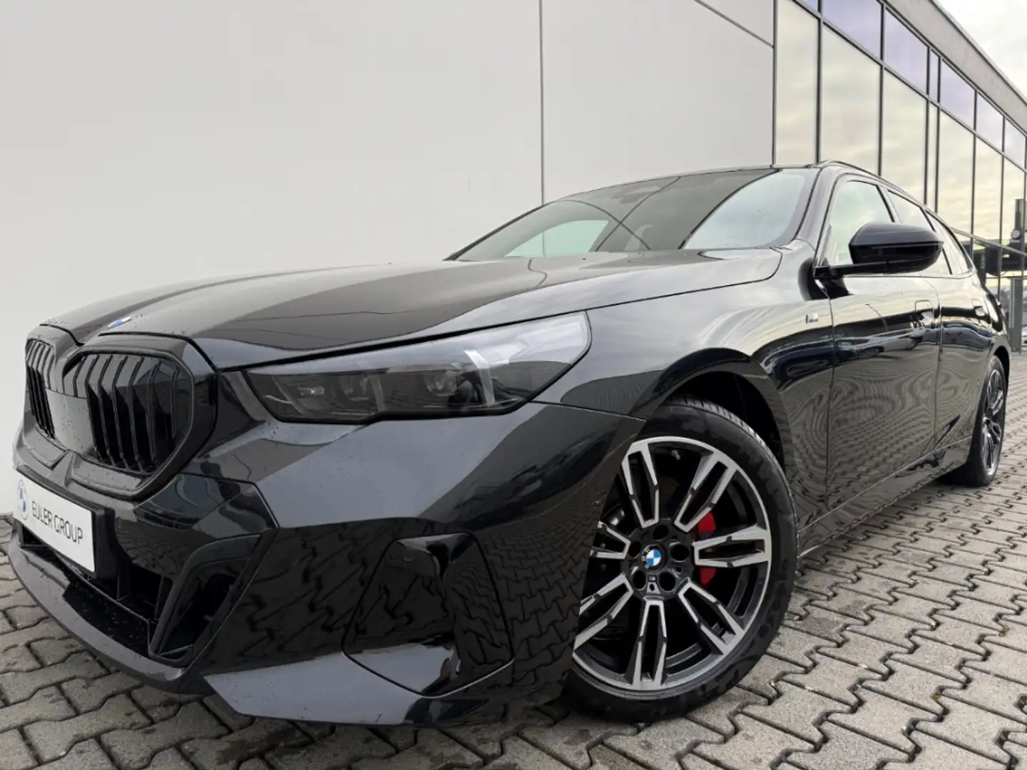 BMW 520 i M-Sport Sommer19'' PRO AHK ICONIC H/K M-Leuchten Schwarz - 1