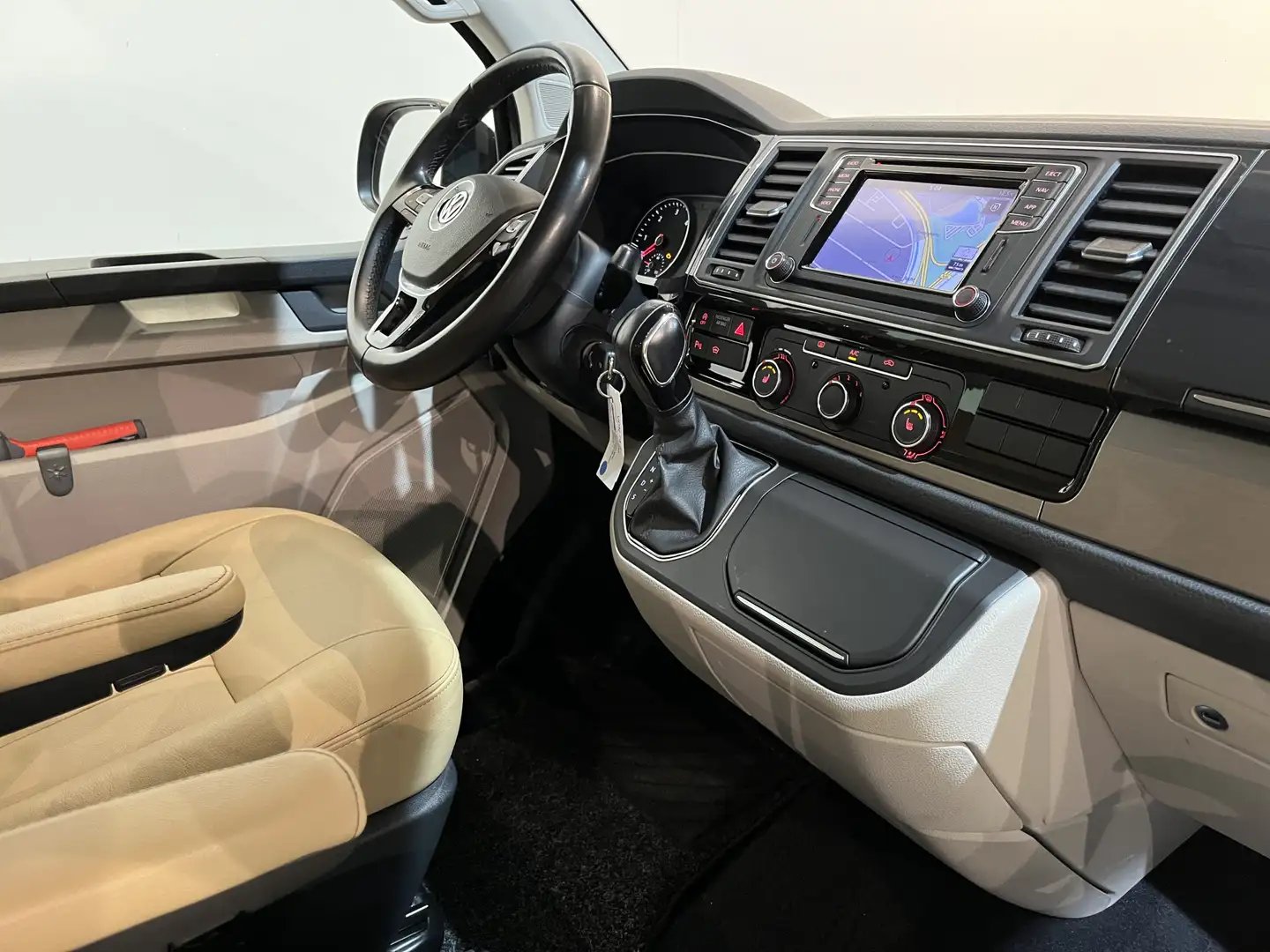 Volkswagen T6 Transporter 2.0 TDI L2H1 DC Dubbel Cabine 204 PK Automaat / Sc Blauw - 2