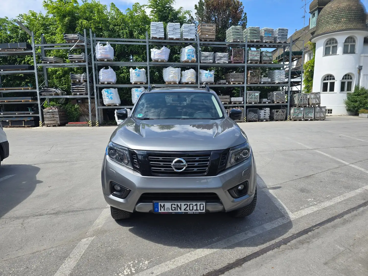 Nissan NP300 NP300 Navara dCi 4WD Navara DC Autm. N-Connecta Stříbrná - 1