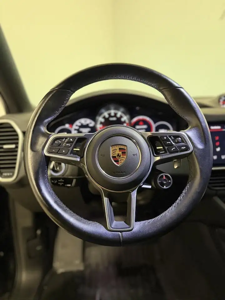 Porsche Cayenne снимка Porsche Cayenne