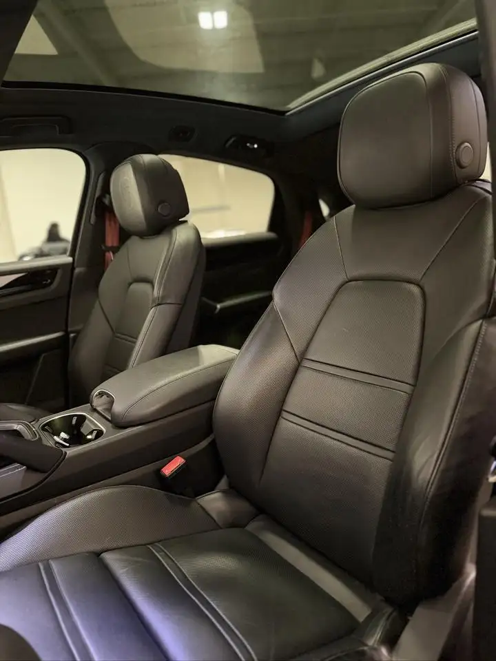 Porsche Cayenne снимка Porsche Cayenne