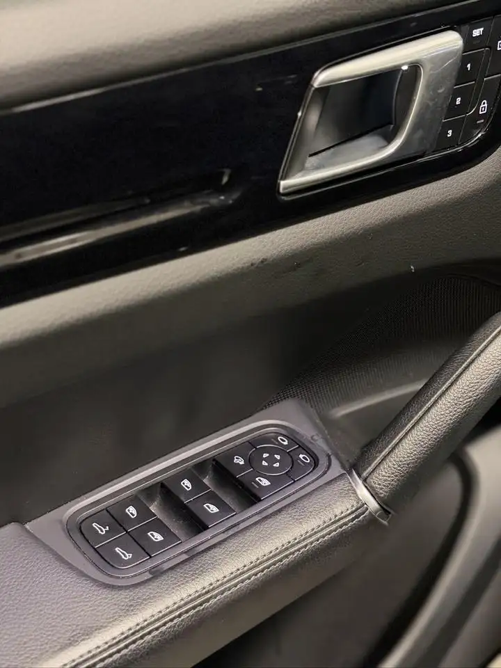 Porsche Cayenne снимка Porsche Cayenne