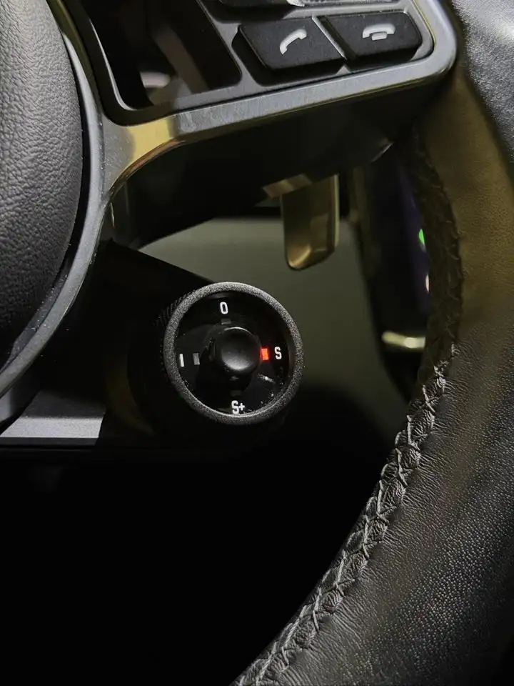 Porsche Cayenne снимка Porsche Cayenne
