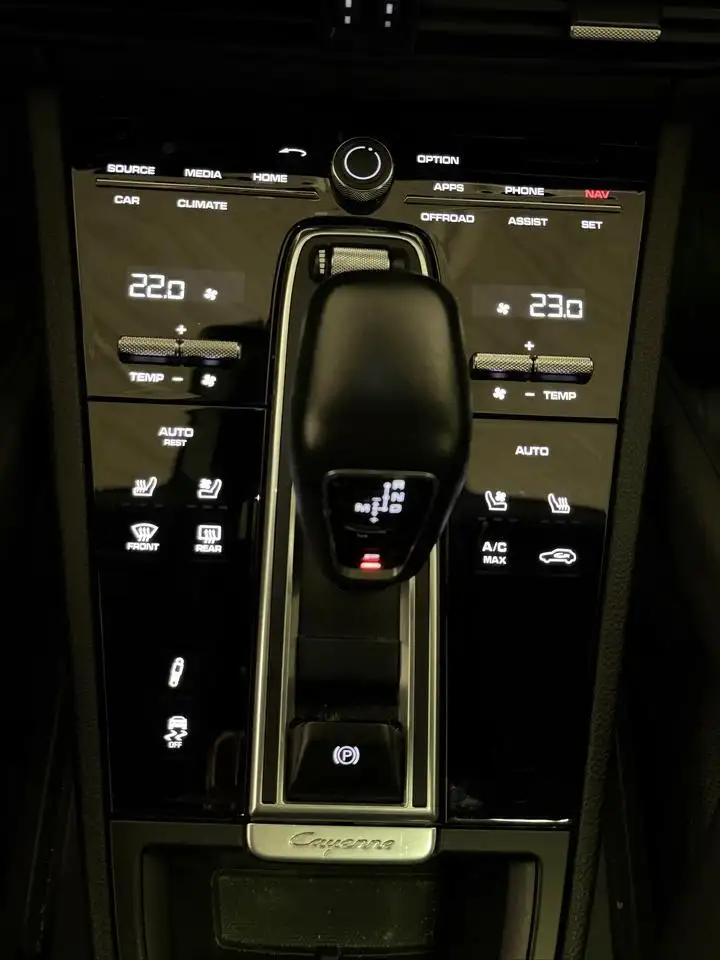 Porsche Cayenne снимка Porsche Cayenne