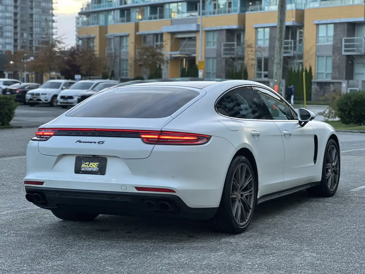 Porsche Panamera снимка Porsche Panamera