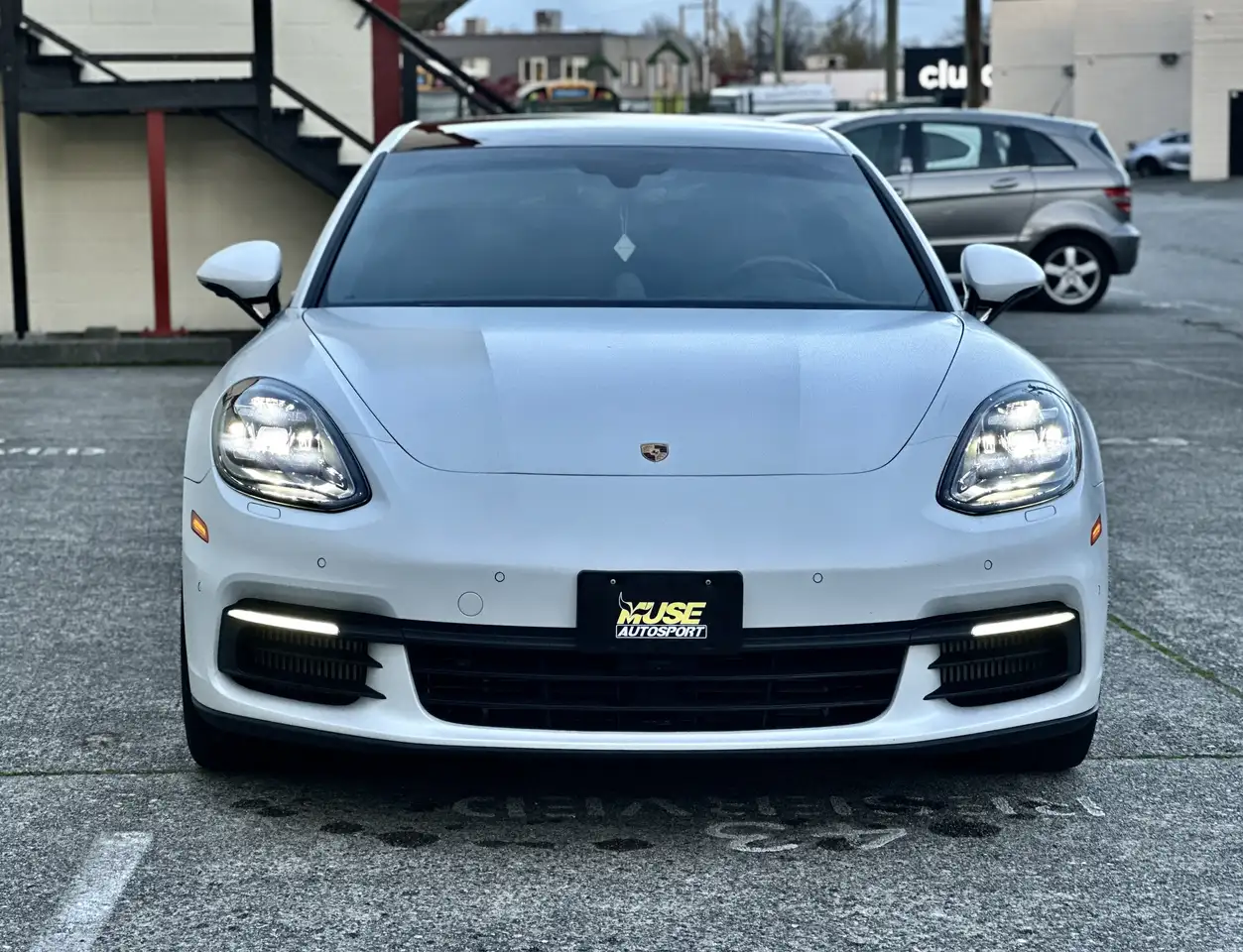 Porsche Panamera снимка Porsche Panamera