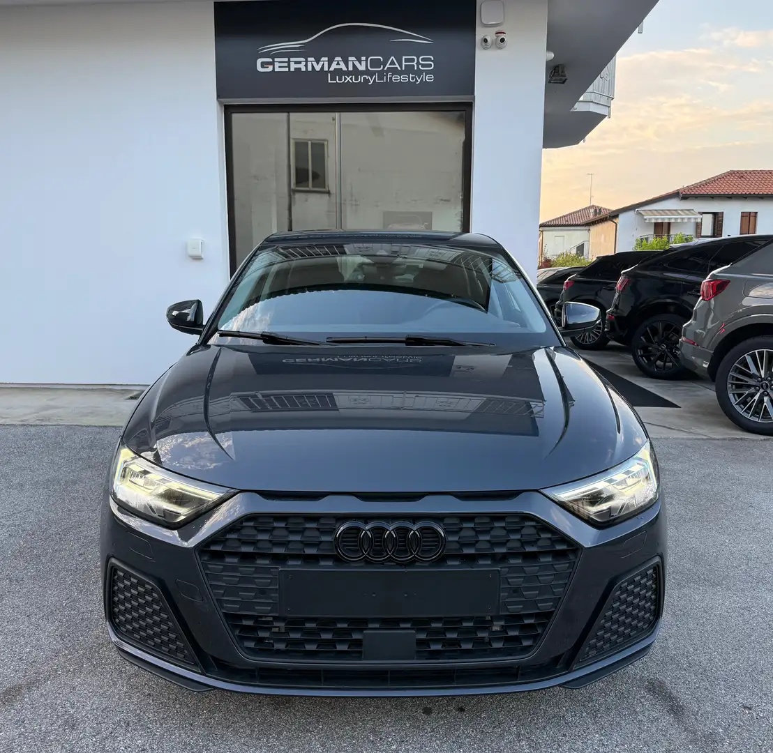 Audi A1 Sportback 30 1.0 tfsi Identity Black 116 cv Zwart - 1