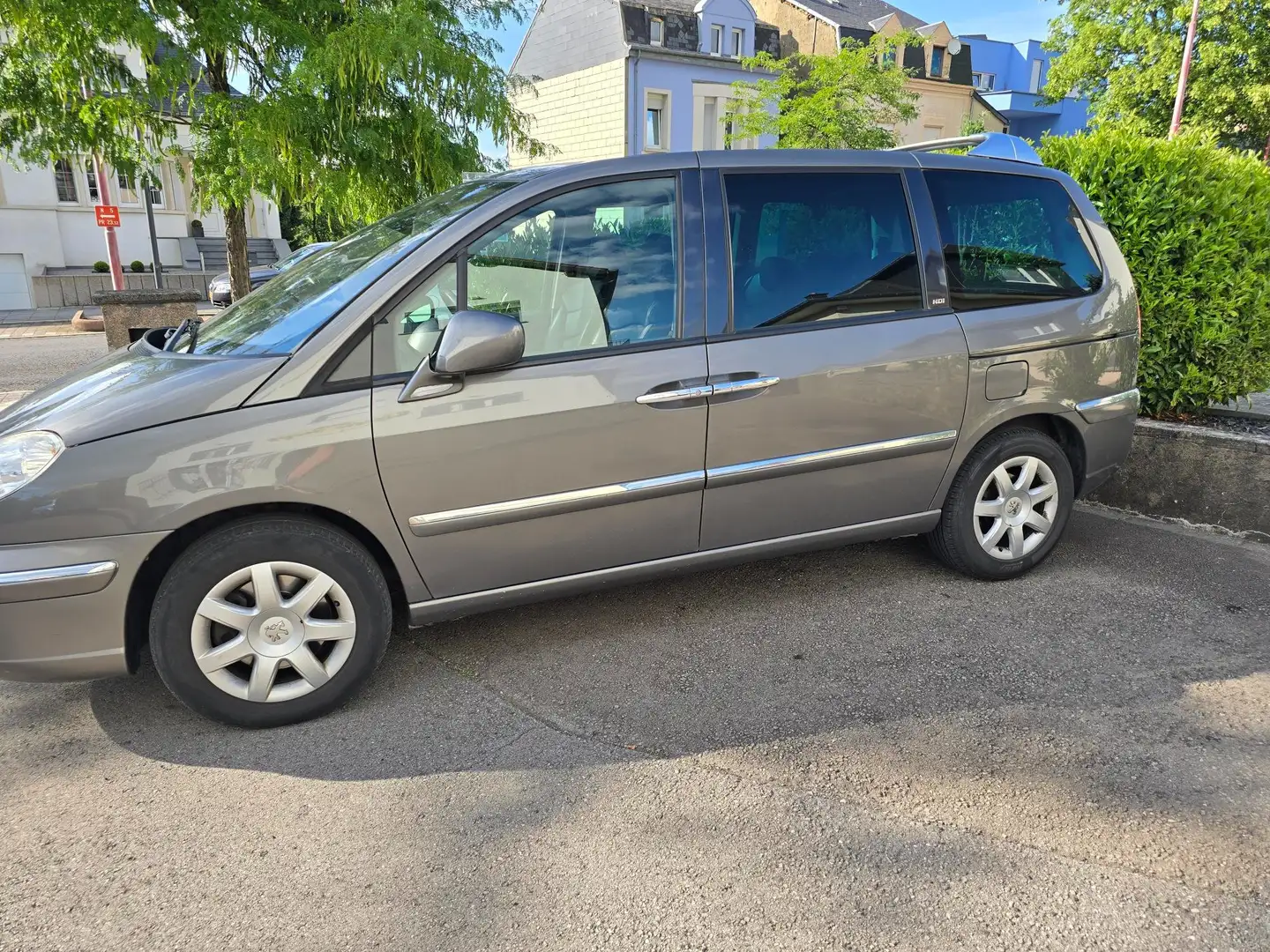 Peugeot 807 807 2.0 HDi SV Executive FAP Gris - 1