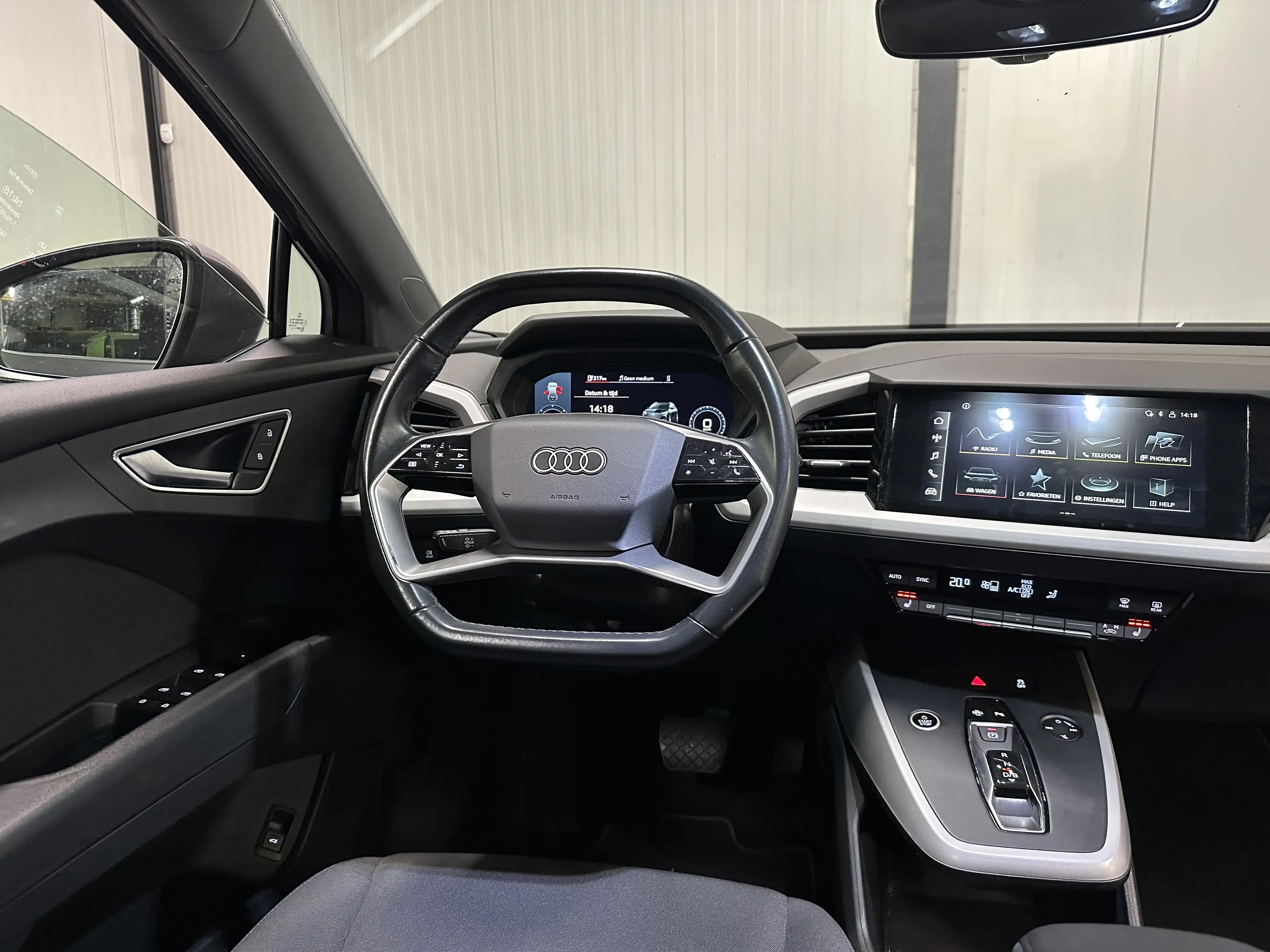 Audi Q4 e-tron 35 Launch Edition 55kWh | 74% SOH | Carplay | Trek — photo 3
