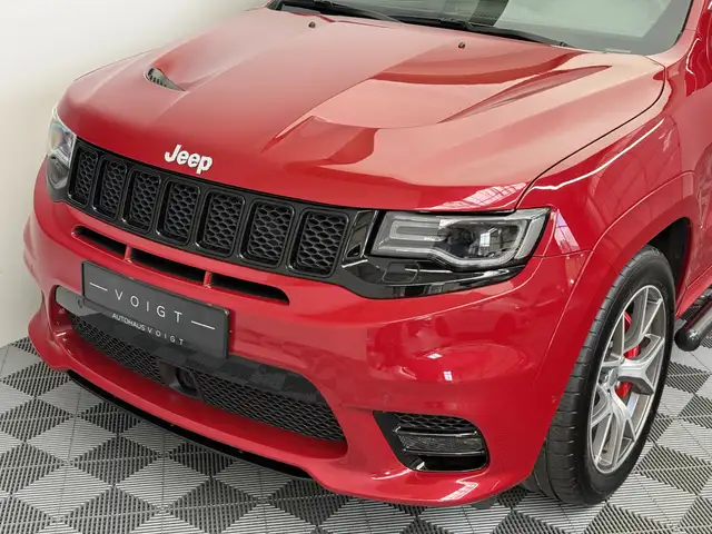 Jeep Grand Cherokee view 29