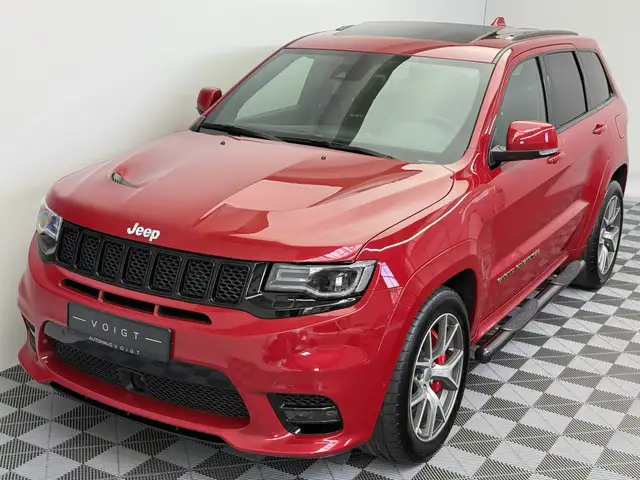 Jeep Grand Cherokee view 2