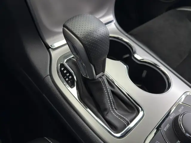 Jeep Grand Cherokee view 17