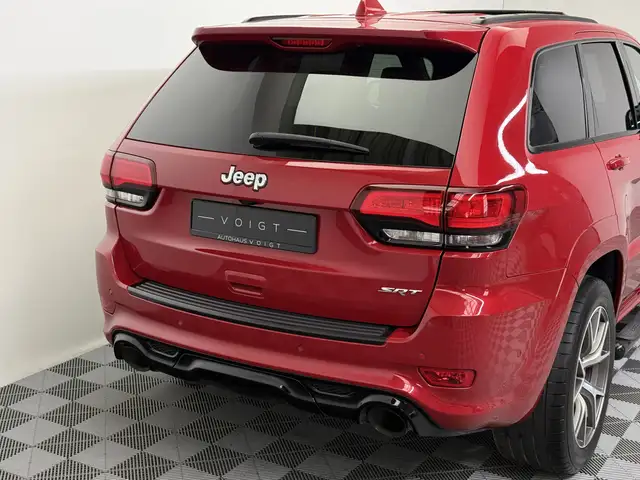 Jeep Grand Cherokee view 23