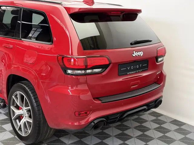 Jeep Grand Cherokee view 28