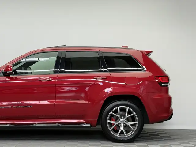 Jeep Grand Cherokee view 25