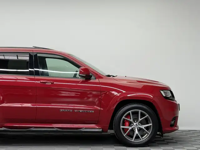 Jeep Grand Cherokee view 19
