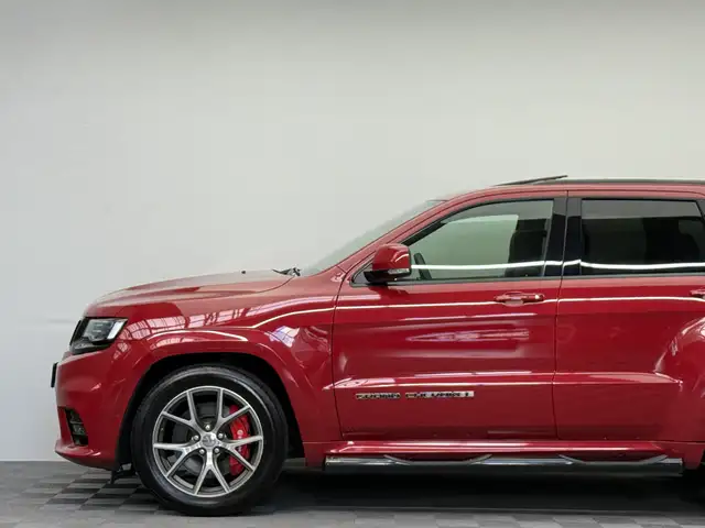 Jeep Grand Cherokee view 24