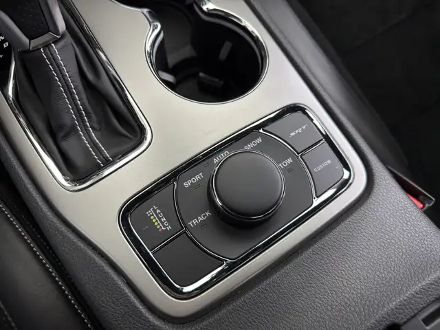 Jeep Grand Cherokee view 16