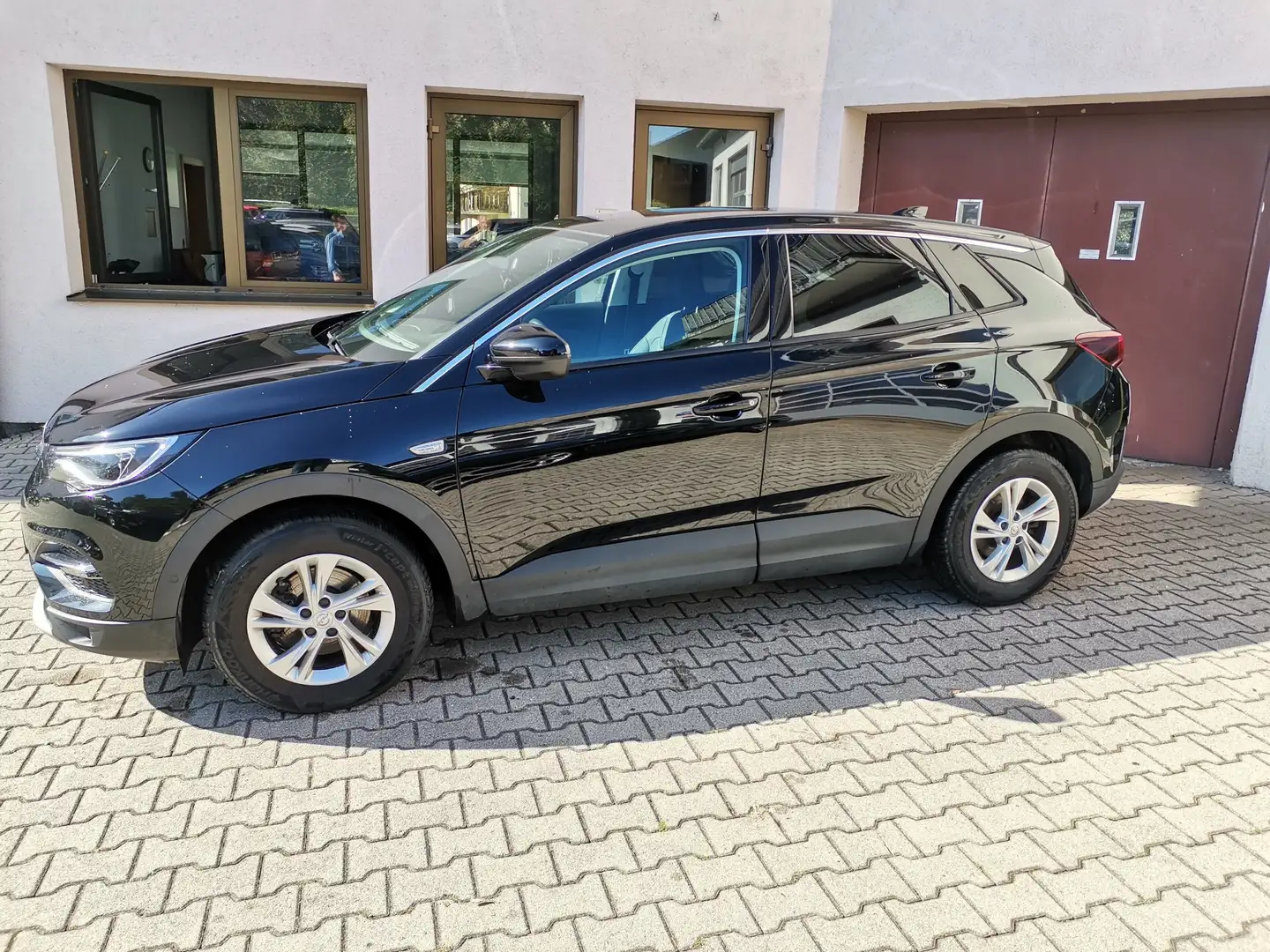 Opel Grandland X 2.0 D Start/Stop Automatik Business Innovation Schwarz - 2