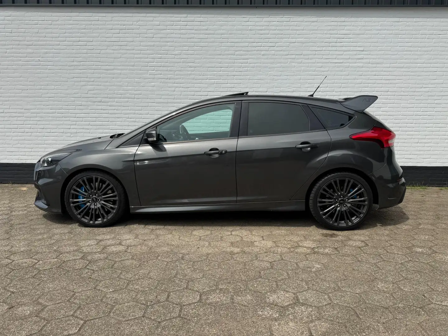 Ford Focus 2.3 RS SCHUIFDAK l MILLTEK l RECARO l SONY l TOP!! Grijs - 2