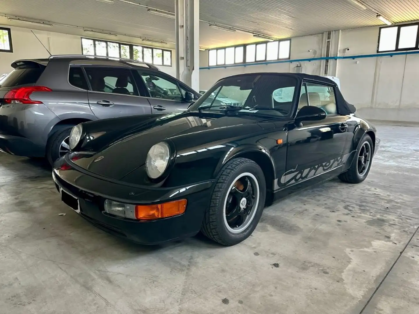 Porsche 911 Carrera 4 Cabriolet *ALLUVIONATA* Noir - 1