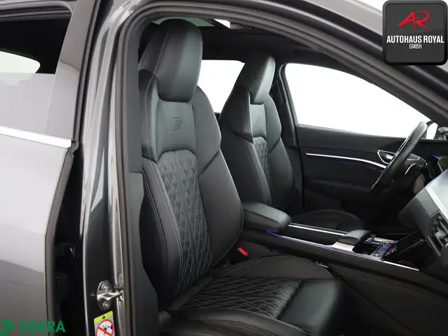 Audi E-Tron view 11