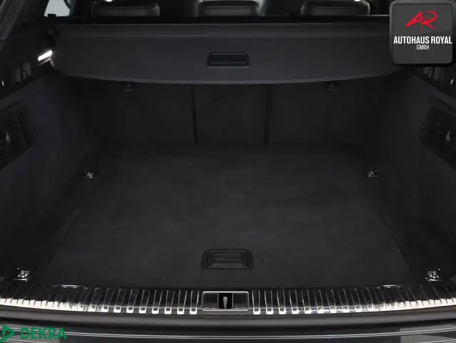 Audi E-Tron view 14
