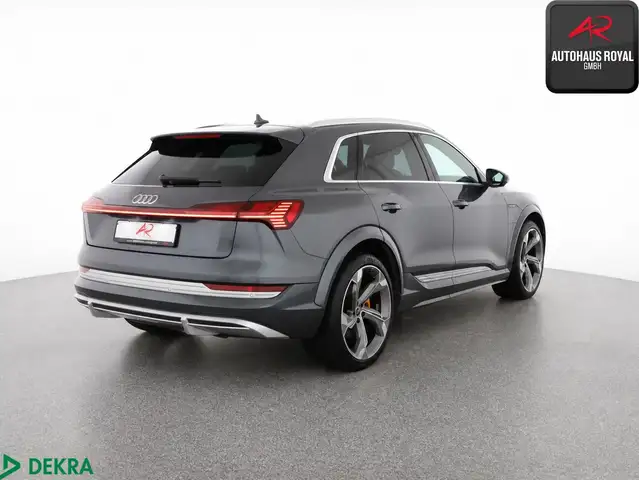Audi E-Tron view 5